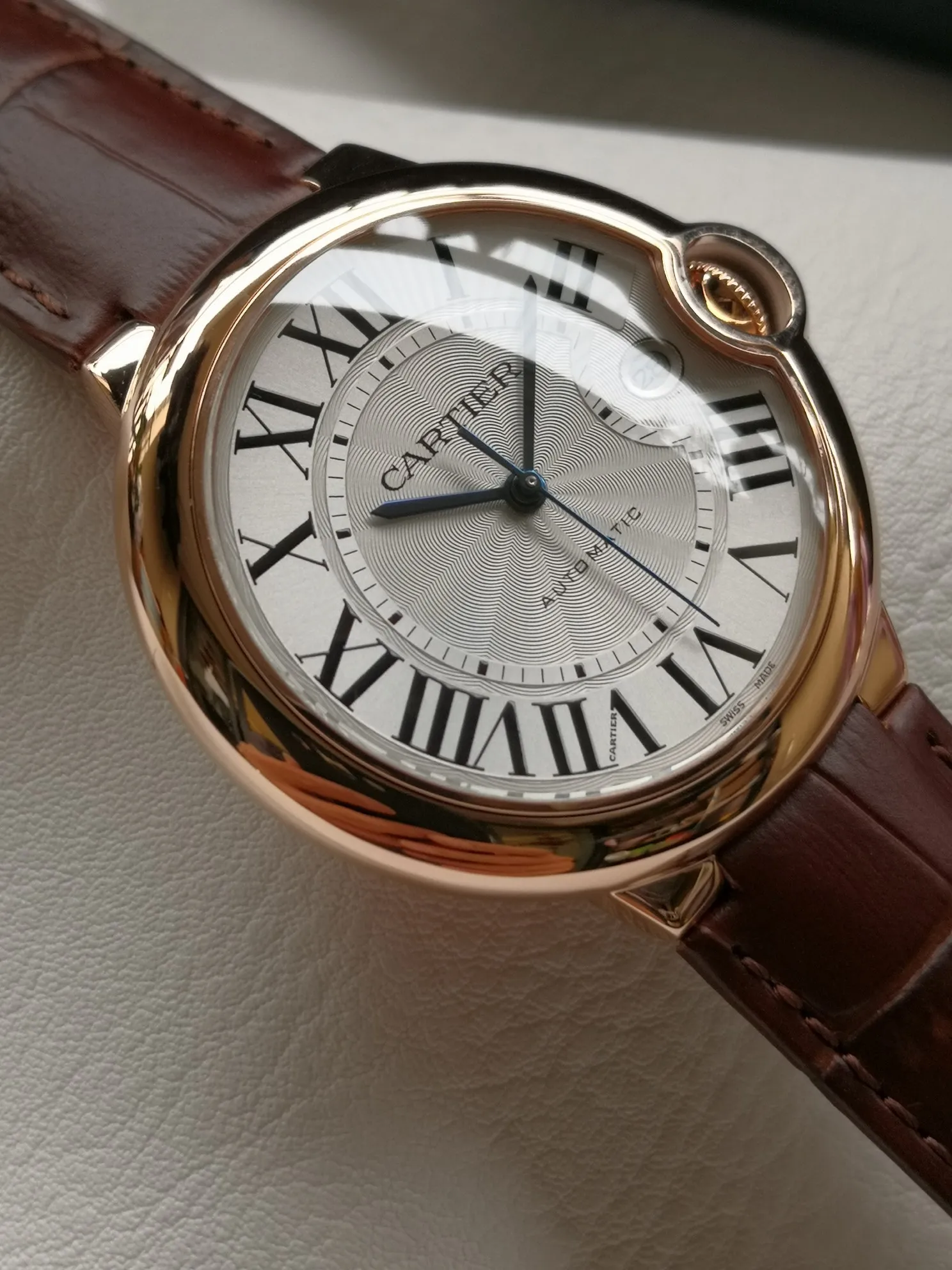 【High-end replica】💰1080! 【Taiwan Factory】💰1920! 【Top replica】💰3300! Cartier Blue Balloon series watch (guilloché dial, 2824-2 fully automatic machine, 42 mm), pays tribute to the retrograde, God bless the world! This picture was taken as a top-notch replica!