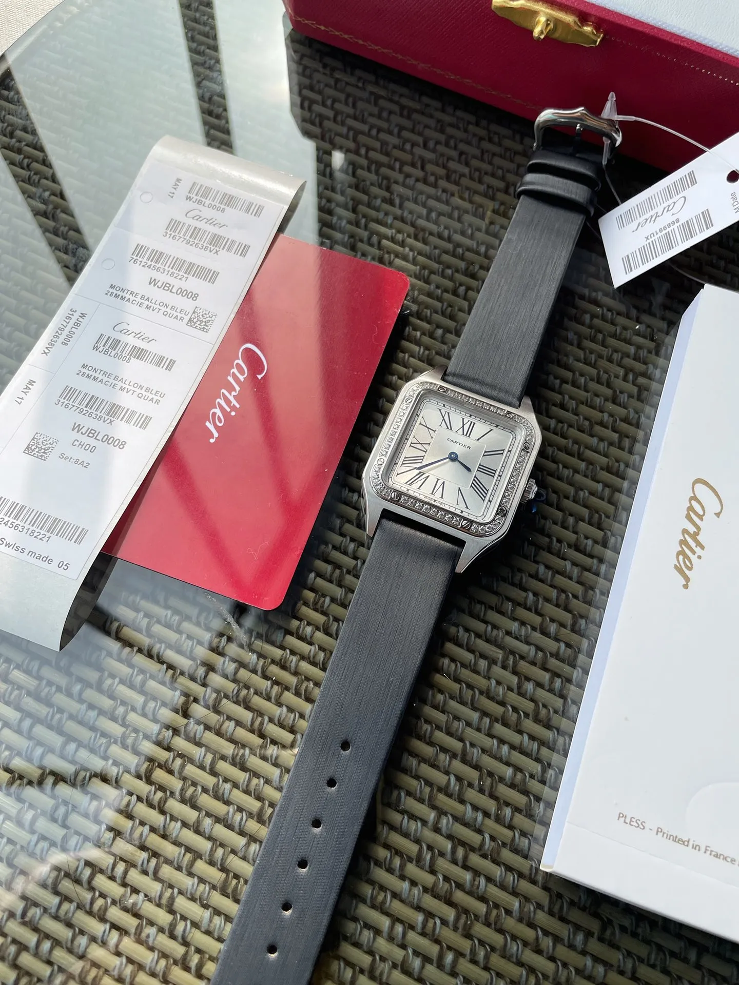 【High-end replica】💰1160! 【Customized all-in-one machine】💰1720! Santos-Dumont Cartier Santos ultra-thin Dumont series watch, intellectual ladies watch, 316L stainless steel case, blue spinel bead head, sunray pattern frosted effect, classic Roman numerals, mother-of-pearl dial, sword-shaped blue steel hands, sapphire crystal mirror, stainless steel strap