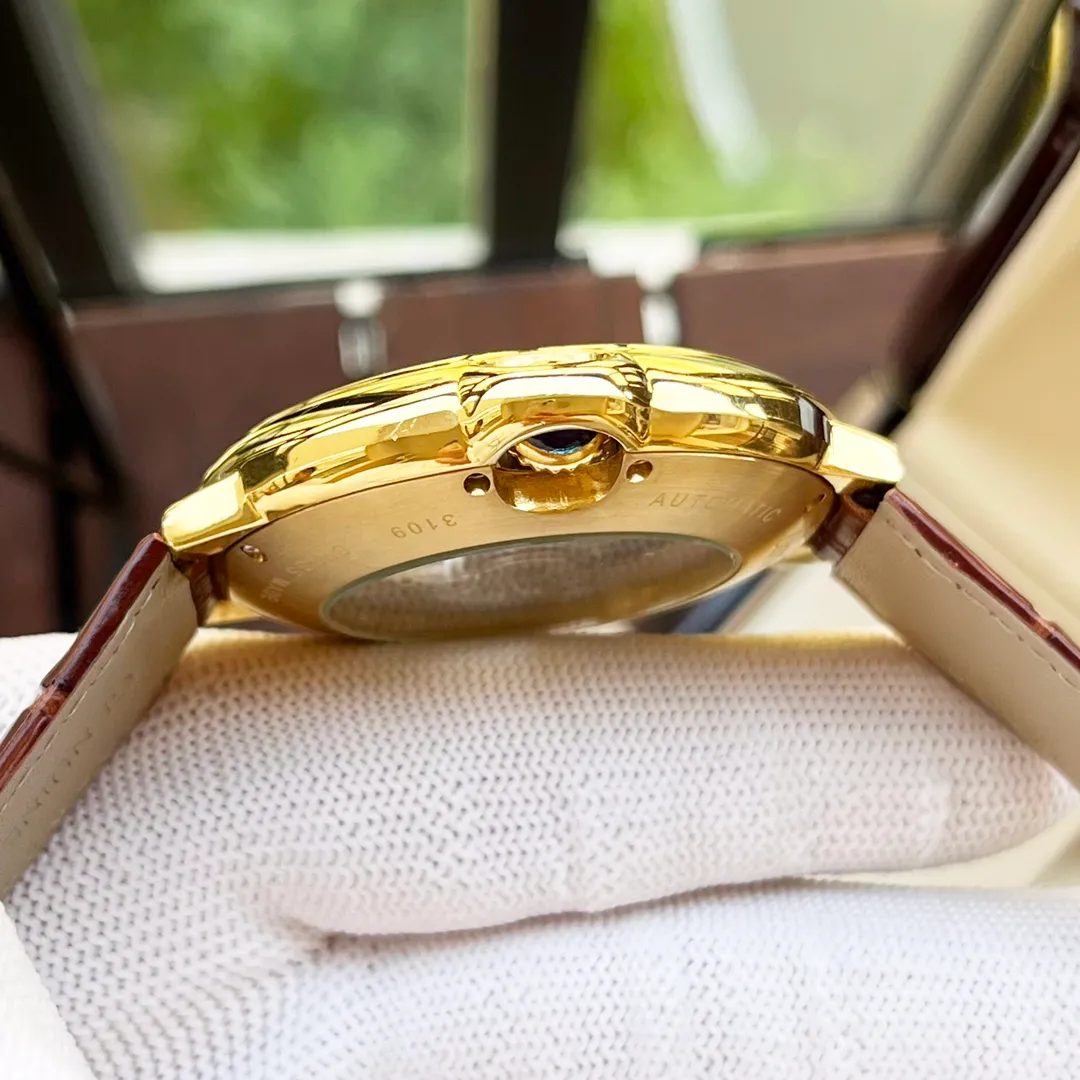 【High-end replica】💰1440! Cartier Men's Watch Fully Automatic Mechanical Movement Mineral Strengthened Glass 316L Stainless Steel Case Leather Strap Fashionable and Casual Business Necessary Size: Diameter 44mm Thickness 12mm