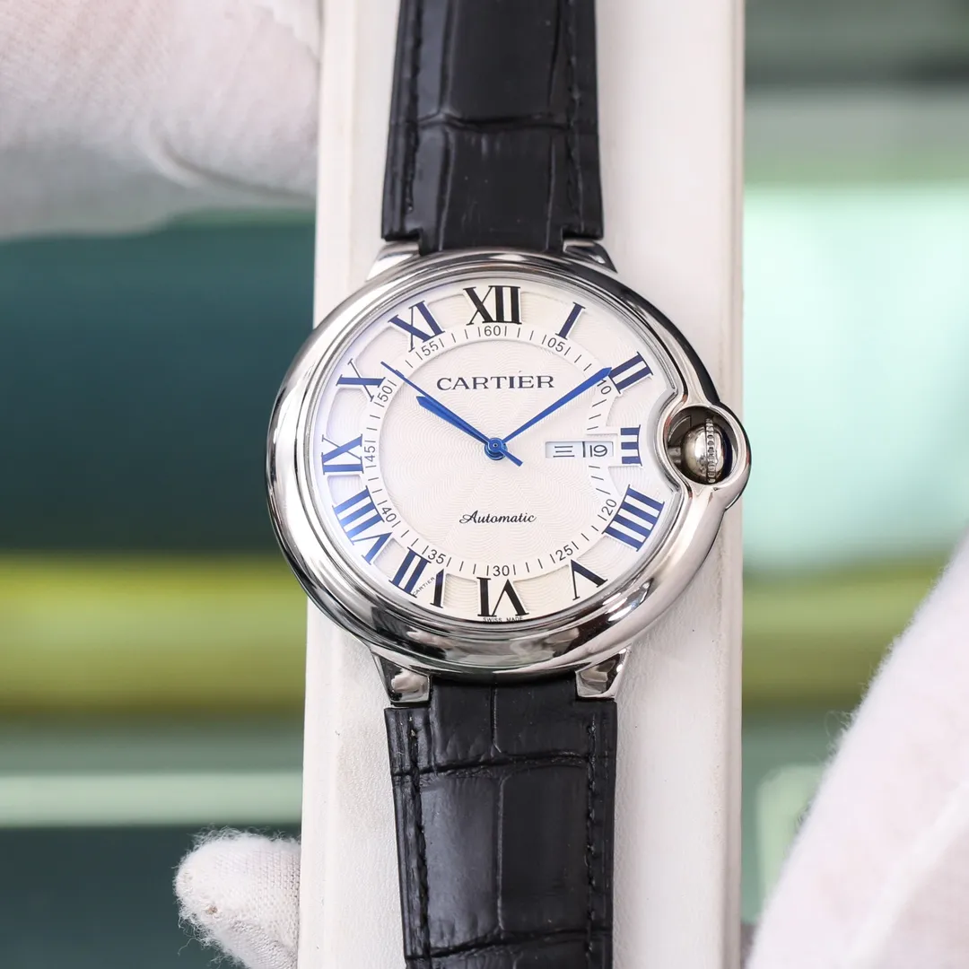 【Foreign trade import】💰1640! Cartier Blue Balloon Series [Movement] Equipped with a 💯 top-level fully automatic mechanical movement (0 repairs and 0 after-sales), it has accurate travel time, excellent performance, and a power reserve of up to 48 hours. [Size] Diameter 43MM, thickness 13MM [Case] ​​316L stainless steel case [Literal] Clear scale, three-dimensional pattern design [Strap] Italian calfskin strap Wrist beauty launched! Welcome to reprint!