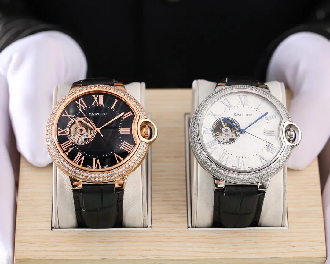 【Foreign trade import】💰1340! Cartier (top quality, outstanding debut) 🎉🎉 [Type]: Fine men's watch (top quality) [Exquisite 9-digit hollow] [Strap]: Genuine leather strap (comfortable) [Movement]: Top mechanical movement (stable) [Material]: Mineral super strong mirror (wear-resistant) Rome is more unique, exquisite quality, generous style, excellent temperament, wisdom and exclusivity [Size]: 43mm in diameter and 13mm in thickness. Hot sale! Welcome to reprint!
