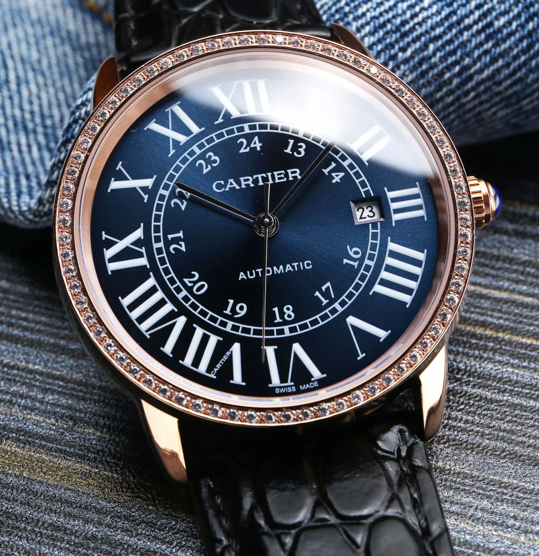 【High-end replica】💰1720! The 2022 new popular Cartier London series men's watch is newly launched [Movement] Equipped with a brand new Japanese original Citizen 8215 mechanical movement, zero repair, good reputation, accurate travel time, and good stability! [Case] ​​Made of 316 stainless steel, the CNC deeply processed handle is inlaid with the same white spinel as the genuine product. The Mohs hardness reaches nine levels, and it is equipped with a sapphire scratch-resistant mirror! The original version synchronizes the 42/11mm shell size [Strap] with original imported Italian crocodile leather pattern [Details] The three-pin model uses the same easy-to-use one-button ear-opening function as the original! This is a luxury and trendy darling, worthy of collection by men (focus on original and new machines) Don’t forget the original intention~, JH...!