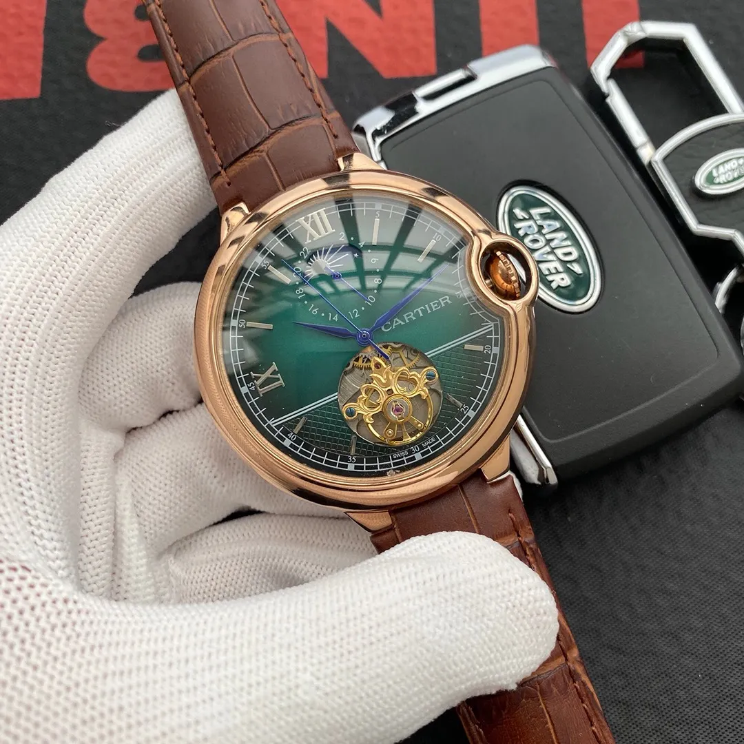 [Foreign trade import]💰1320 Cartier🔥Best design🔥Exclusive debut🔥 [Type]: Fine men's watch [Strap]: Genuine leather strap [Movement]: High-end fully automatic mechanical movement [Mirror]: Mineral-strengthened glass (higher definition) Elegant taste Vast atmosphere Ingenuity A treasure for the wrist Size: 43mm diameter 12mm thick Hot sale on the market! Welcome to reprint!