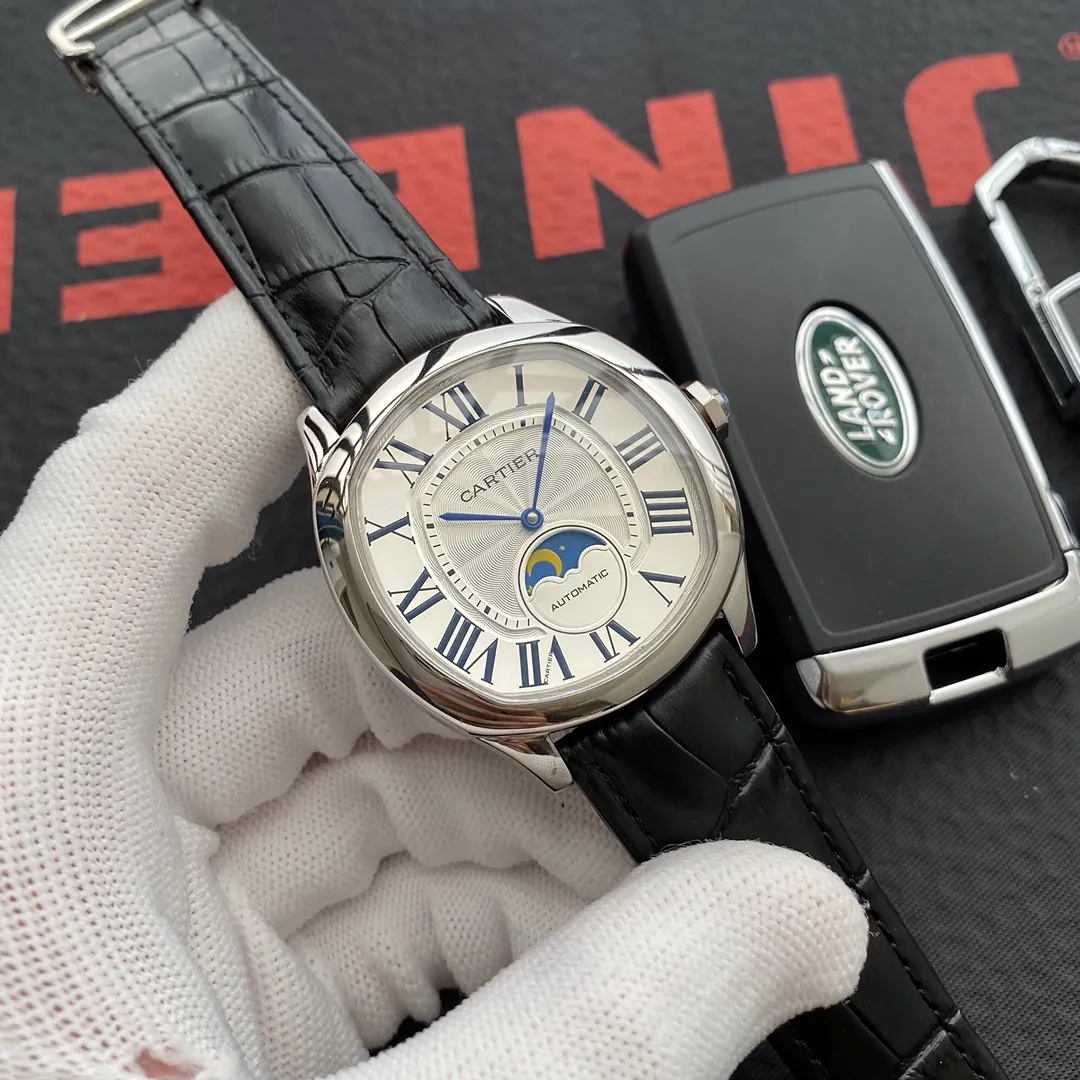 [Foreign trade import]💰1280 Cartier🔥A must-have for warm men🔥Exclusive first launch🔥 [Type]: Fine men's watch [Strap]: Genuine cowhide strap [Movement]: High-end fully automatic mechanical movement [Mirror]: Mineral-strengthened glass (higher definition) Elegant taste Vast and majestic Ingenuity A treasure for the wrist Size: 41mm in diameter and 12mm thick Hot on the market! Welcome to reprint!