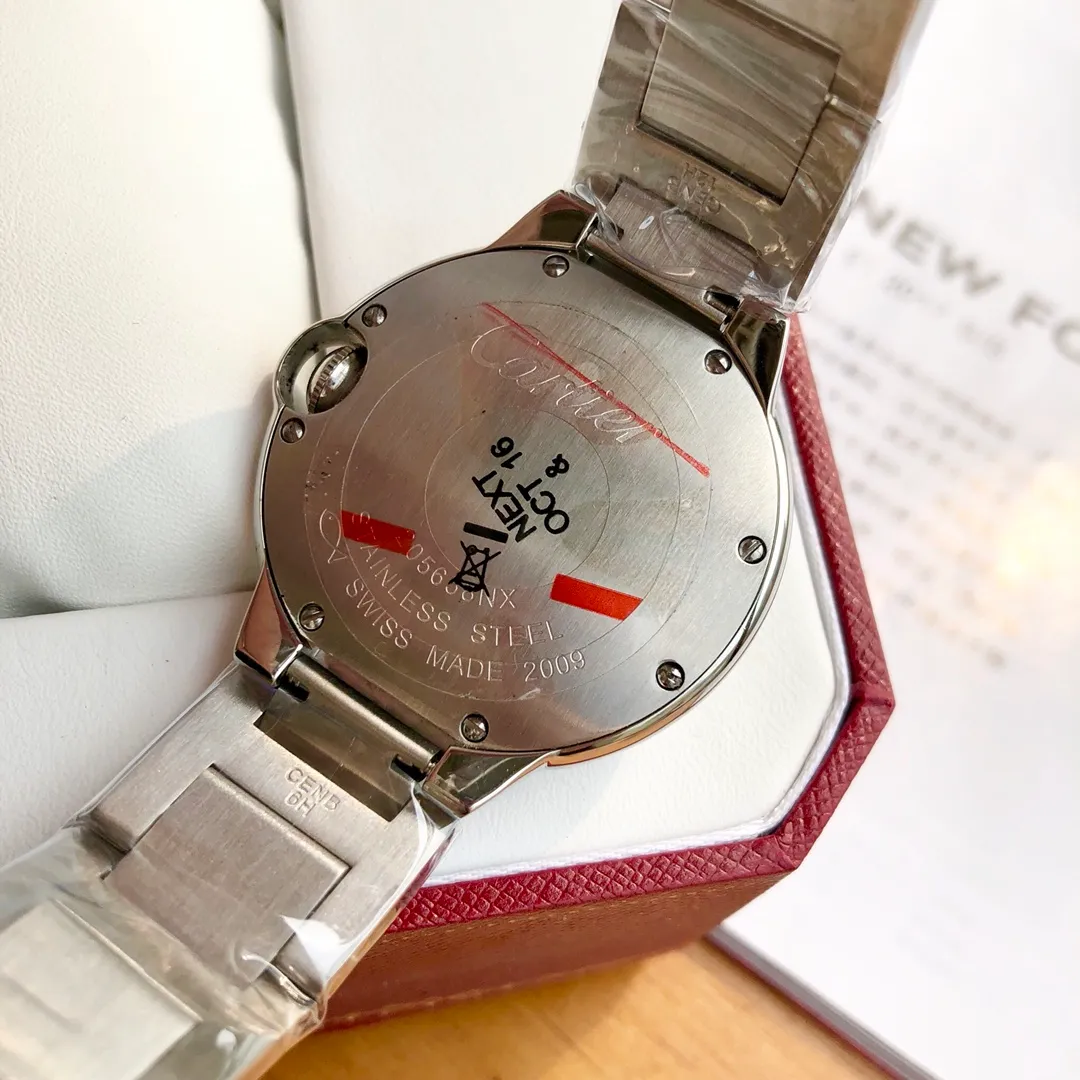 【High-end replica】💰1720! Cartier classic ladies blue balloon series quartz watch! The very highest version on the market! Produced by a major Taiwanese manufacturer! Imported Swiss quartz movement! Stainless steel strap! Sapphire 👀 glass mirror! Dial 28mm/33mm/36mm is exquisite and fashionable! So feminine! The watch is perfectly made! Getting your watch in and out of the counter is stress-free! Comes with full counter packaging! Deeply waterproof! Don’t talk too much! Just go to the picture! !
