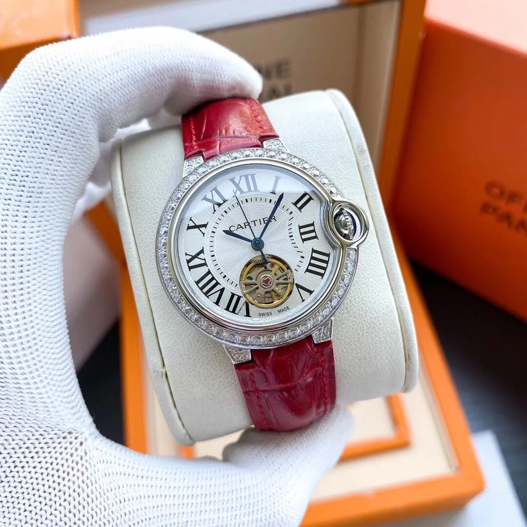 【Foreign Trade Import】💰1840! The Cartier Blue Balloon series and tourbillon mechanical women's watches are now on the market, exuding fashionable beauty. The operation of the movement flywheel is clear at a glance, showing nobility and luxury. Paired with imported Italian calfskin, it perfectly blends classicity and innovation. The diameter is 36mm wide and the thickness is 11mm🔥The top products are constantly produced🔥