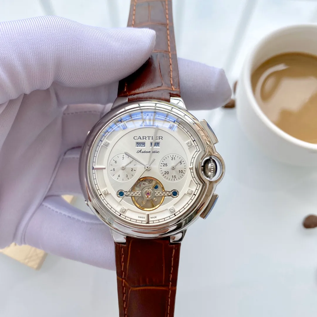 【Foreign Trade Import】💰1720! Cartier (Exquisite quality, outstanding debut) 🎉🎉 [Type]: Boutique men's watch (top-level) exquisite quality [Strap]: Made of genuine cowhide leather strap (durable) [Movement]: Top-level mechanical movement (stable) [Material]: Mineral super strong mirror (higher definition) Exquisite quality Generous style Excellent temperament Wisdom and exclusivity [Size]: 43mm diameter and 12mm thick Hot sale on the market! Welcome to reprint!