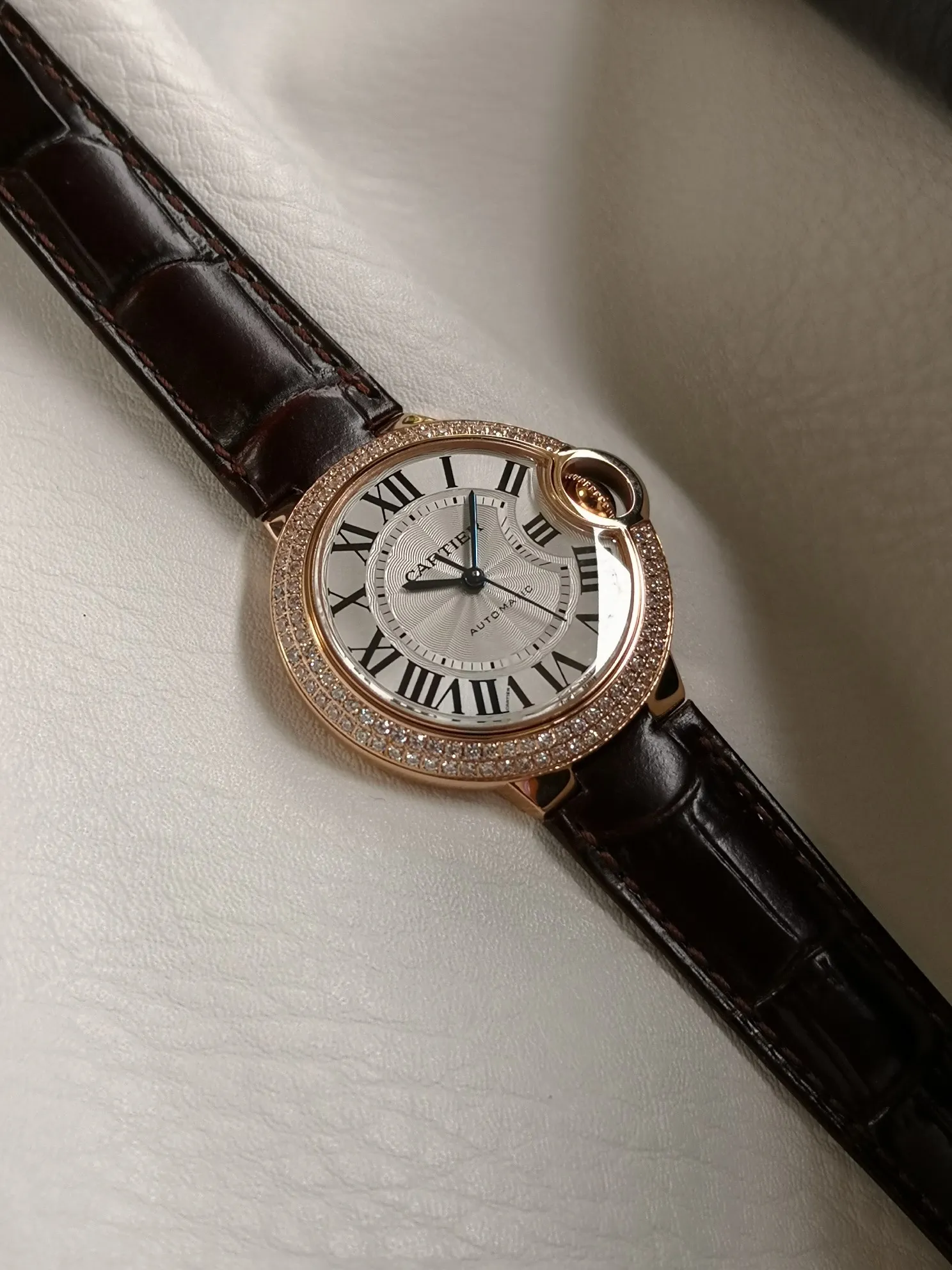 【Taiwan Factory】💰2360! 【Top Replica】💰3700! Cartier Blue Balloon watch (guilloché dial, sword-shaped blue steel hands, automatic, 33mm)