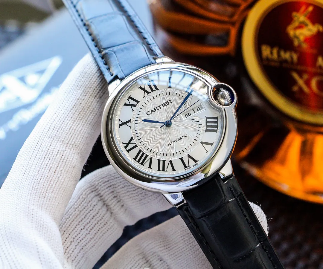 [Foreign trade import] 💰1240 Cartier-CARTIER blue balloon dual calendar Type: Men's watch Case: 316 stainless steel (excellent workmanship) Strap: Imported calfskin/316 stainless steel (two options available) Movement: Imported Japanese Citizen 8215 fully automatic mechanical movement (stable travel time) Material: Advanced reinforced coating mirror Size: Men's diameter 42mm/thickness 13mm