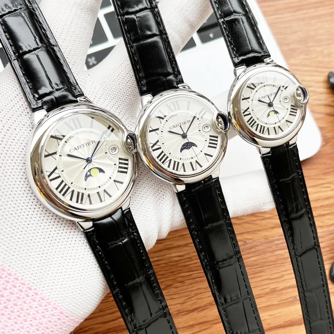 [High-end replica] 💰1720 each! Three sizes in one produced by Taiwan factory, size 33mm 36mm 42mm, Cartier Blue Balloon series: the latest quartz watch for couples, three-hand moon phase and star display, double sapphire glass mirror, 316 stainless steel case, steel blue sword-shaped hands, water drop fisheye effect sapphire mirror 3 o'clock glass opening🈷️Tooth reflection, Italian imported cowhide, 316 original steel belt, size 33mm 36mm42mm (bottom cover coded warranty card and hangtag three codes in one) individually packaged, Xiaohongshu recommends best-selling models, Douyin live broadcast popular models come to Long