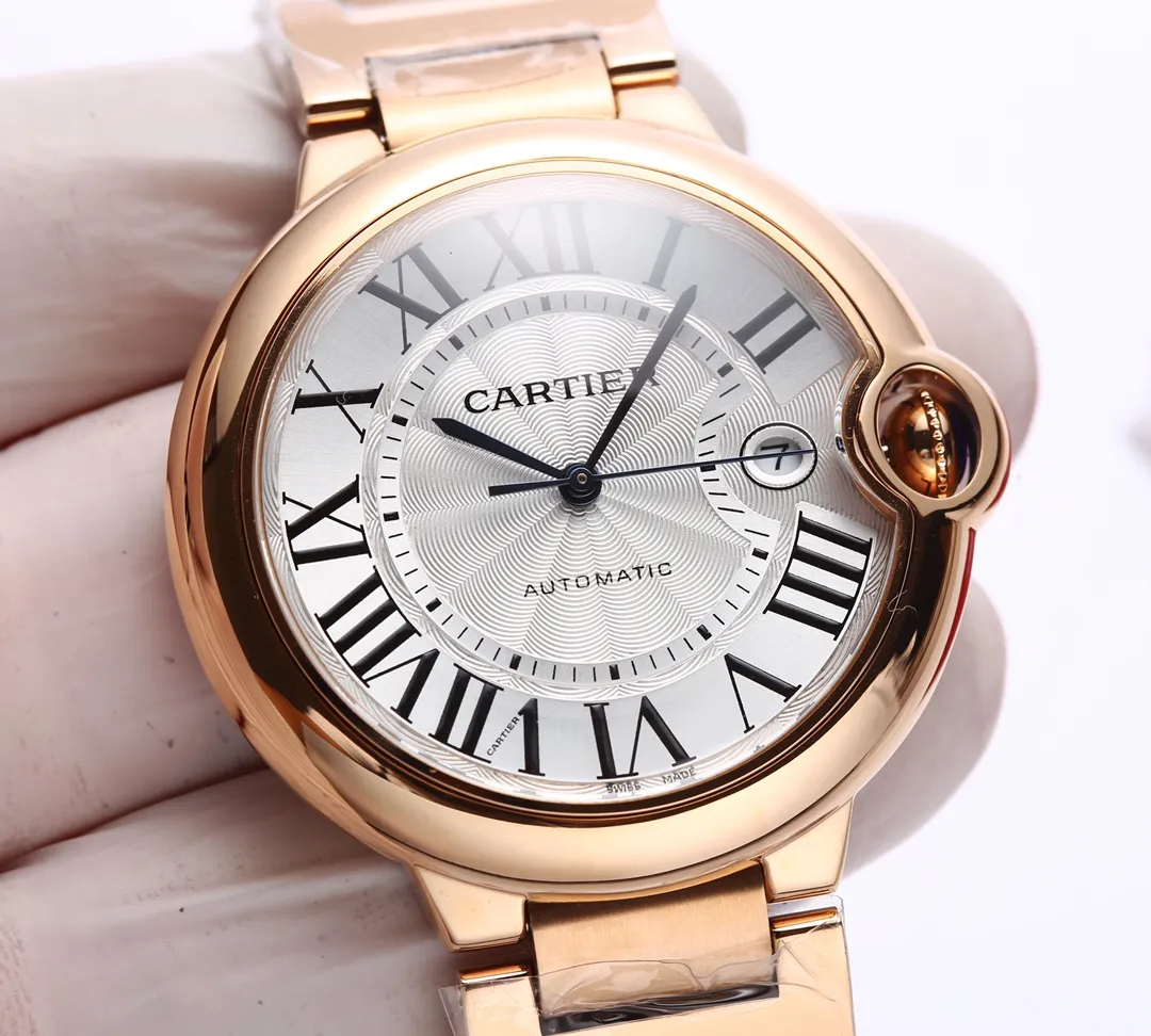 【Customized all-in-one machine】💰1920! 【Top replica】💰3300! Cartier’s latest version 42mm blue balloon men’s watch! The heat is coming! Top quality polishing! Original blue spinel crown! The curvature of the case and the crescent shape are incomparable in texture! Perfect sapphire fish eye bubble crystal mirror with crescent moon 🌙 opening! Multiple sets of combined shell covers are rigorous, delicate and detailed! 3 degrees strong waterproof! The exquisite watch strap is polished and has a great feel! Genuine burnt steel blue hands! Using Swiss 2824 movement (zero maintenance)! Worth having! One watch, one number and one tag, three numbers in one! Scan the QR code to find out the authentic product! Welcome to taste! (Focus on original new machines) Focus is an attitude, produced by JH!