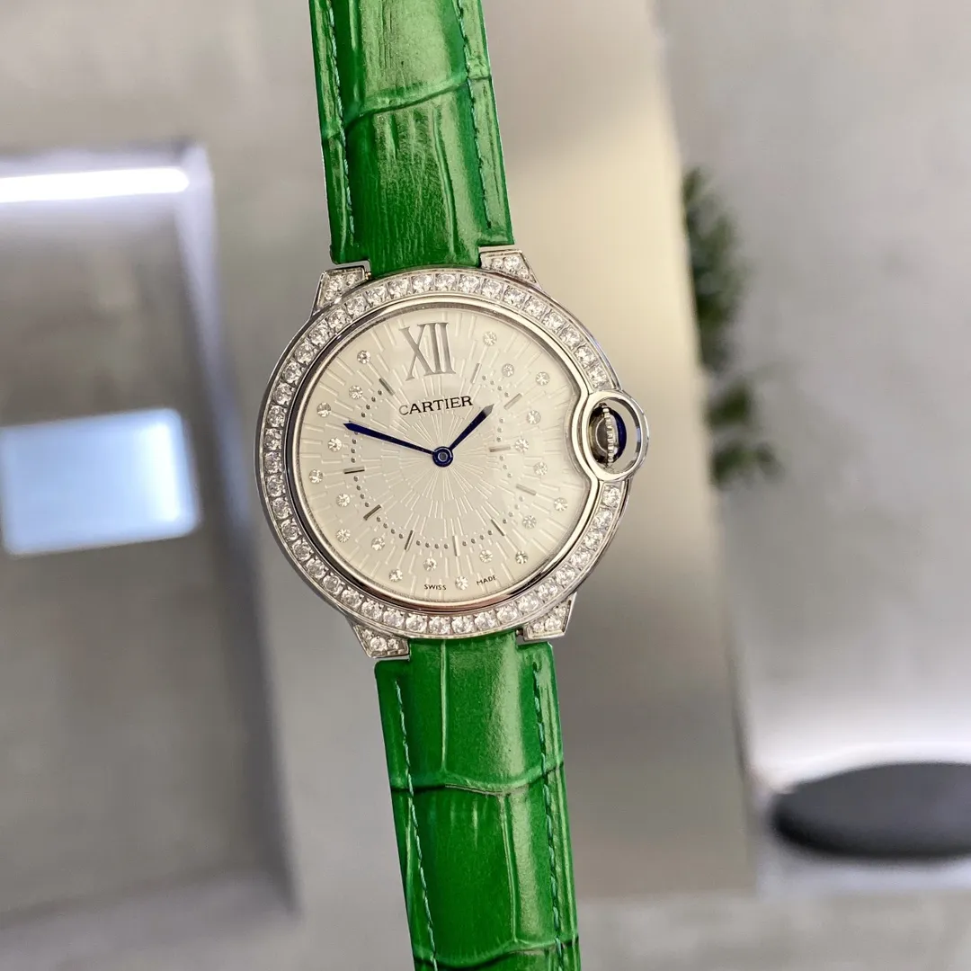 【High-end replica】💰1160! 2022 latest [CARTIER] Cartier Blue Balloon-Ballon Blue De Cartier series🔥hot-selling item, 316L stainless steel case, fancy hand-set diamonds, dial design is like shooting stars🌠scattered on the ground🎆, full of sparkle, imported quartz movement, color is super white, and the beauty and temperament flash by waving your hands🌌Original folding clasp, size: 36mm