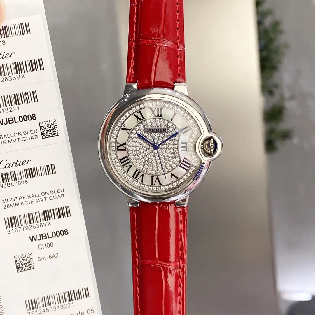 【High-end replica】💰1240! Cartier women's blue balloon luxury series, quartz watches are shipped in the same color [color], pearl shell surface, time flows, special cutting diamond 💎 inlaid ring, personality, perfect, equipped with original imported quartz movement, accurate travel time, Cartier original snap buckle, diameter 36mm, thickness 8mm "Please pay attention to the exclusive background for detailed shooting of the real thing"