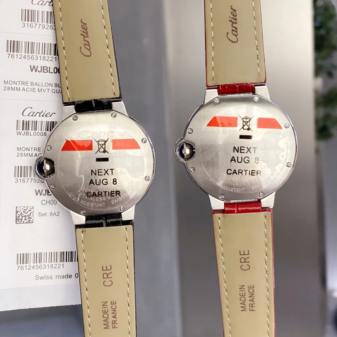【High-end replica】💰1240! Cartier women's blue balloon luxury series, quartz watches are shipped in the same color [color], pearl shell surface, time flows, special cutting diamond 💎 inlaid ring, personality, perfect, equipped with original imported quartz movement, accurate travel time, Cartier original snap buckle, diameter 36mm, thickness 8mm "Please pay attention to the exclusive background for detailed shooting of the real thing"