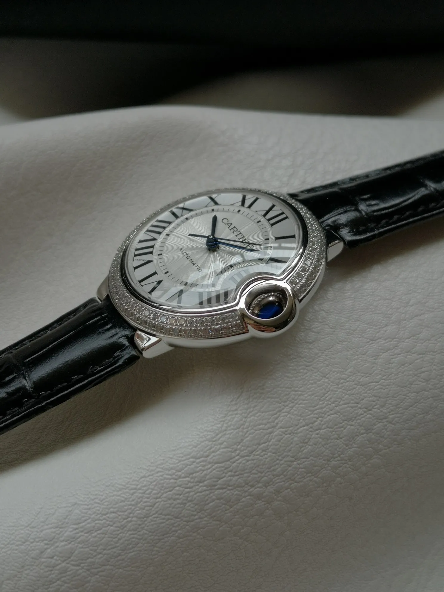 【Taiwan Factory】💰2360! 【Top Replica】💰3700! Cartier Blue Balloon watch (guilloché dial, sword-shaped blue steel hands, automatic, 36 mm)