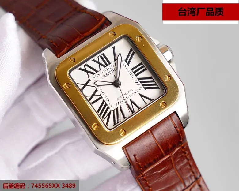 【Top Replica】💰3700! It took a year to create the original model of Cartier Santos. It has been continuously improved and improved, and it has finally been shipped‼ ️The Taiwan factory has always been striving for excellence in work style and continuously launched sales champions one after another. The sales volume is miraculous. The imported "tapered" sapphire mirror ➕Taiwan factory exclusive shell case (100% waterproof) Brand: Cartier (men's favorite) Type: Santos series (sales champion) Strap: Genuine cowhide strap Shell case: Used 316L stainless steel to create "water chestnut, curvature, spring sand, stitching", all with the same craftsmanship as the genuine product It cannot be polished to achieve this effect. Mirror: imported "tapered" sapphire glass (never scratched). Movement: top Swiss 7750 mechanical movement (zero repair). Size: diameter 42MM, thickness 11MM. Waterproof ring: all are made of the same color as the original. "Yellow" is not the black of other versions on the market. ⚠️Please look for the exclusive quality.