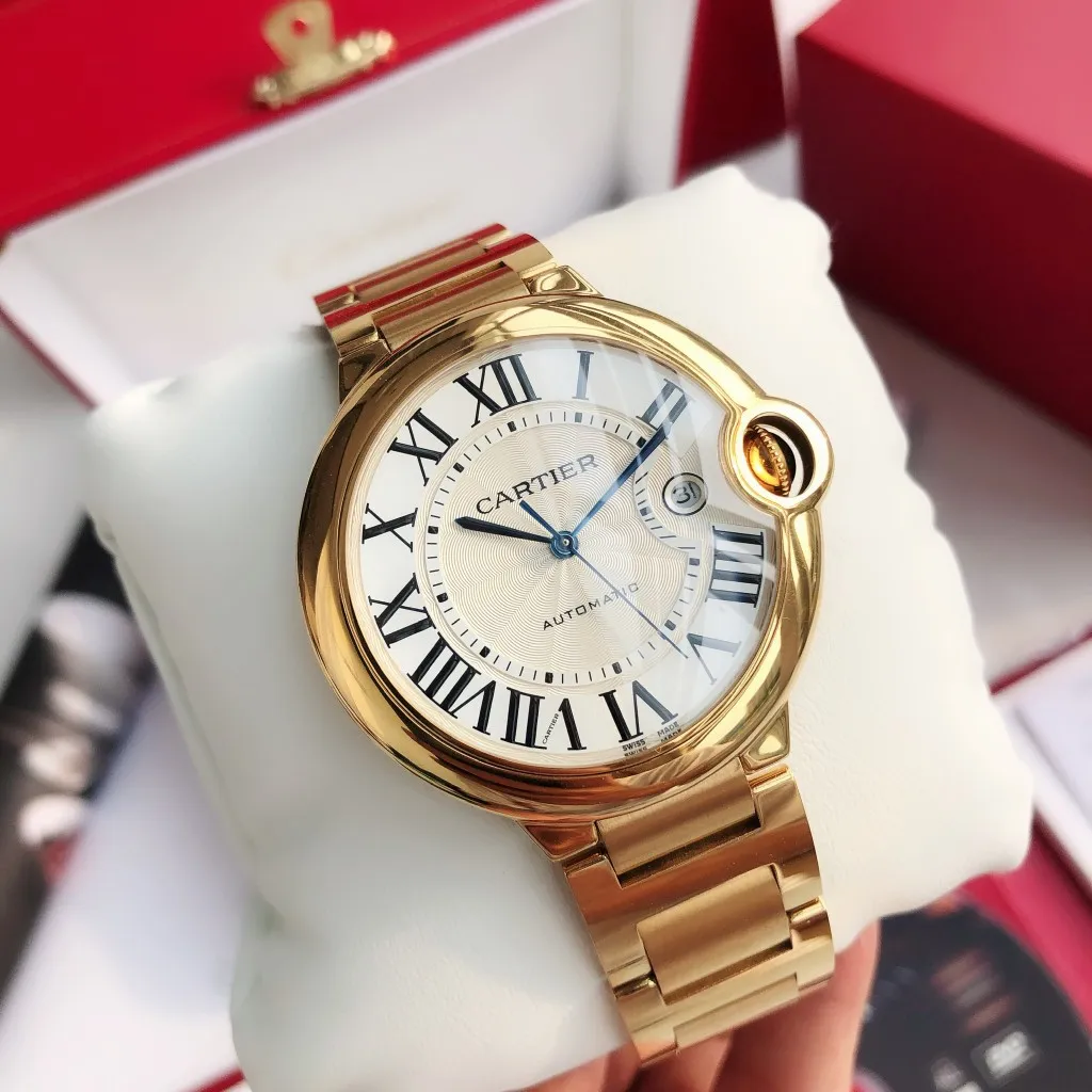 [High-end replica] 💰1160 men and 650 women! [Customized all-in-one machine]💰2100 men and 1280 women! Cartier Blue Balloon 33mm, 42mm Couple Matching Blue Balloon [Color] More beautiful combinations are waiting for you to discover [Upon appearance, heavily honed] After many years of long-term development, it has finally become a sharp weapon, the first choice for love, a hot-selling hot model [Color] The 42mm men's model of the Blue Balloon series is equipped with imported 9015 all-in-one machine movement, and the details of the shell appearance are exquisite and beautiful The 33mm women's model is equipped with the original Seiko NH05 movement, which is as thin as 10.8mm, slender and round, and vividly reproduces the essence of the original genuine product. Based on the above-mentioned details, the overall shell shape and appearance lines are beautiful and highly integrated, integrating multiple high-end craftsmanship!