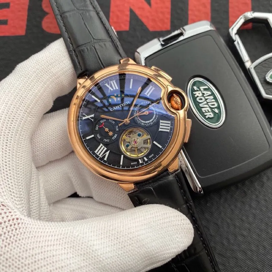 [High-end import]💰1200 Cartier🔥Best design🔥Exclusive debut🔥 [Type]: Fine men's watch [Strap]: Genuine leather strap [Movement]: High-end fully automatic mechanical movement [Mirror]: Mineral-strengthened glass (higher definition) Elegant taste Vast atmosphere Ingenuity A treasure for the wrist Size: 43mm in diameter and 12mm thick Hot sale on the market! Welcome to reprint!