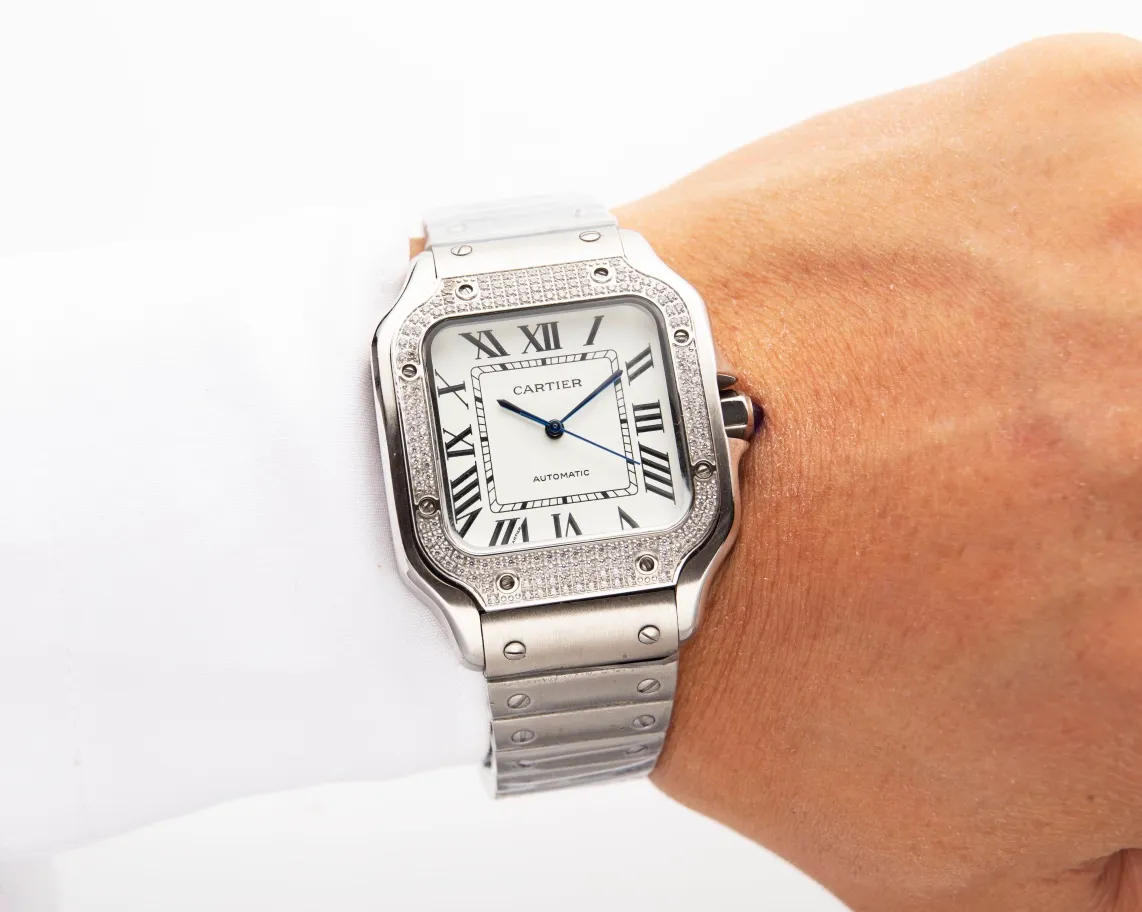 【High-end replica】💰1440! 【Customized all-in-one machine】💰2160! Santos, one of Cartier's most classic series Brand: Cartier Santos series (men's watch) Strap: Italian cowhide strap/stainless steel strap Case: made of 316 stainless steel Movement: (Imported 9015 movement, accurate travel time, stable movement, 0 repairs) Size: Width 47.5/39.8mm thick 12mm men's watch) Same style on Xiaohongshu, same style on Douyin Live (focus on original new machines) Focus is an attitude, produced by JH!