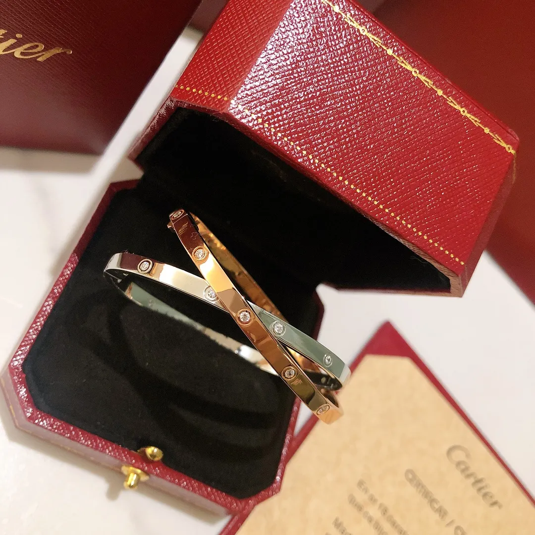 【Purchasing quality】💰360! Cartier fashion classic bracelet ✨ high-end and elegant, all-over 925 sterling silver, top-notch precision craftsmanship! Clear logo! 360 degrees, no dead ends, great texture, perfect, rose gold and white gold, both colors