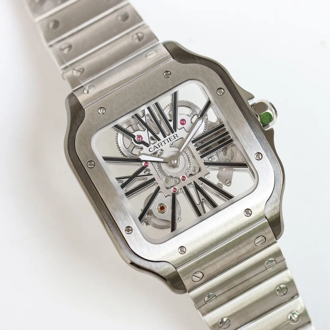 TW is the first to create the most powerful 1:1 top replica Cartier Santos Skeleton Series X43. Parameters are synchronized with the genuine products. Table diameter: 39.8 mm Movement: Swiss Ronda 4S20 modified mechanical movement Case thickness: 9.08 mm Dial color: Skeleton Dial shape: Square SKU: Black Silver silver ring Silver rose ring Silver gold ring Strap color: Black Blue (Imported calfskin) Buckle type: Double folding buckle Back view: back view Mirror: sapphire mirror Hands: blue burnt steel hands Black model uses imported green luminous light Crown: gem-set crown