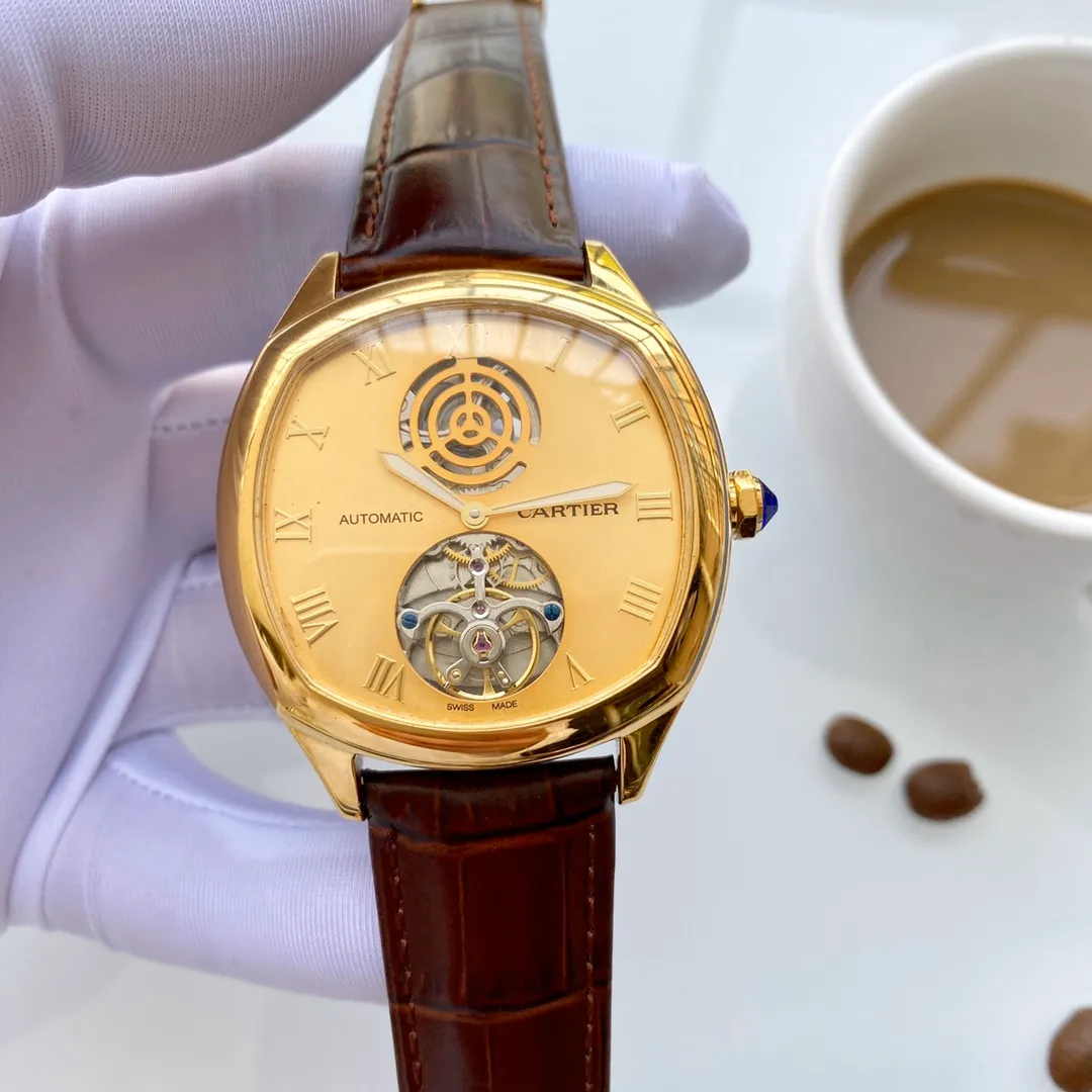 【Foreign trade import】💰980/720! Cartier (extremely noble and wise work) 🔥Type: Exquisite men's watch (more excellent) [square case] 🔥Strap: real cowhide strap (more durable) for real men 🔥Movement: super top mechanical movement (more stable) perpetual motion 🔥Material: mineral super strong mirror (more wear-resistant) Smart style, strong sense of thickness, special design, return with honor Size: diameter 41mm, thickness 12mm Smart launch! Welcome to reprint!