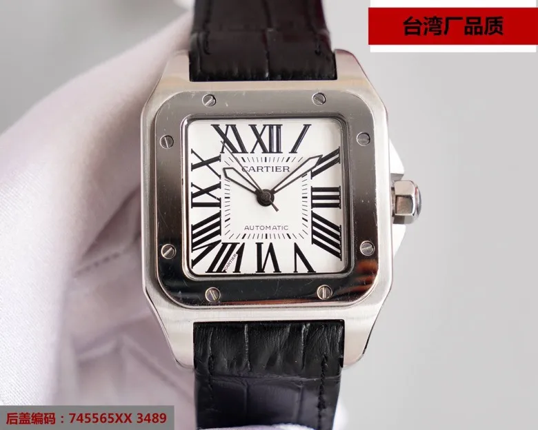 【Top replica】💰3500! It took a year to create the original model of Cartier Santos. It has been continuously improved and improved, and it has finally been shipped‼ ️The Taiwan factory has always been striving for excellence in work style and continuously launched sales champions one after another. The sales volume is miraculous. The imported "tapered" sapphire mirror ➕Taiwan factory exclusive shell case (100% waterproof) Brand: Cartier (men's favorite) Type: Santos series (sales champion) Strap: Genuine cowhide strap Shell case: Used 316L stainless steel to create "water chestnut, curvature, spring sand, stitching", all with the same craftsmanship as the genuine product It cannot be polished to achieve this effect. Mirror: imported "tapered" sapphire glass (never scratched). Movement: top Swiss 7750 mechanical movement (zero repair). Size: diameter 42MM, thickness 11MM. Waterproof ring: all are made of the same color as the original. "Yellow" is not the black of other versions on the market. ⚠️Please look for the exclusive quality.