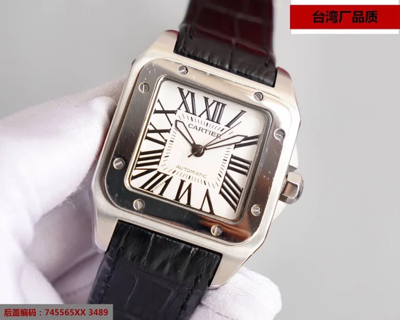 【Top replica】💰3500! It took a year to create the original model of Cartier Santos. It has been continuously improved and improved, and it has finally been shipped‼ ️The Taiwan factory has always been striving for excellence in work style and continuously launched sales champions one after another. The sales volume is miraculous. The imported "tapered" sapphire mirror ➕Taiwan factory exclusive shell case (100% waterproof) Brand: Cartier (men's favorite) Type: Santos series (sales champion) Strap: Genuine cowhide strap Shell case: Used 316L stainless steel to create "water chestnut, curvature, spring sand, stitching", all with the same craftsmanship as the genuine product It cannot be polished to achieve this effect. Mirror: imported "tapered" sapphire glass (never scratched). Movement: top Swiss 7750 mechanical movement (zero repair). Size: diameter 42MM, thickness 11MM. Waterproof ring: all are made of the same color as the original. "Yellow" is not the black of other versions on the market. ⚠️Please look for the exclusive quality.