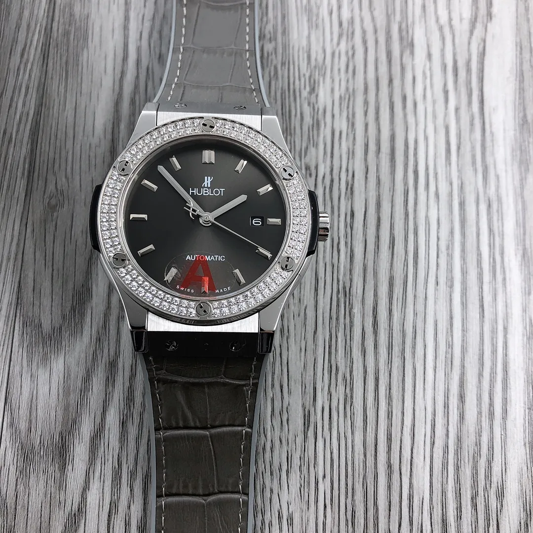 【Top Replica】💰3700! HBB replica Hublot HUBLOT Classic Fusion Series 565.NX.1170.LR Movement: Imported 9015 mechanical movement 42-hour swing frequency 28800 Upgraded automatic rotor original scale Material: 316 stainless steel Original refined material Literal nails Glass: Natural sapphire Strap: High-grade natural rubber belt, belt.           Waterproof: 50 meters Buckle: original butterfly buckle Table diameter, 42mm