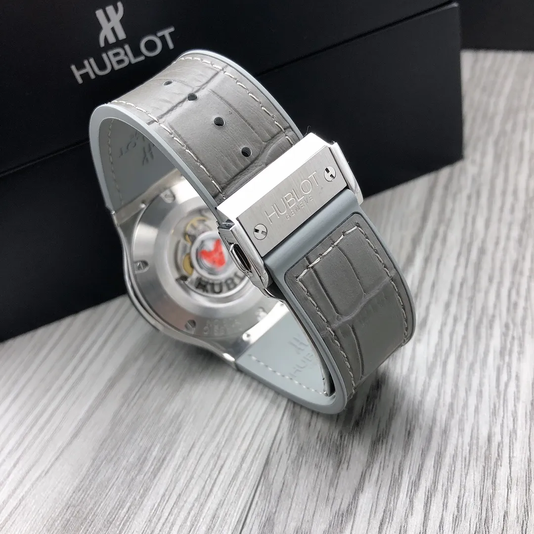 【Top Replica】💰3700! HBB replica Hublot HUBLOT Classic Fusion Series 565.NX.1170.LR Movement: Imported 9015 mechanical movement 42-hour swing frequency 28800 Upgraded automatic rotor original scale Material: 316 stainless steel Original refined material Literal nails Glass: Natural sapphire Strap: High-grade natural rubber belt, belt.           Waterproof: 50 meters Buckle: original butterfly buckle Table diameter, 42mm