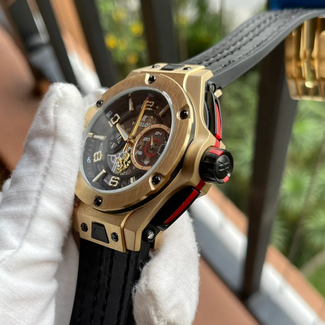 【Foreign Trade Import】💰1440! Hublot (Hengbao) [Series]: BIG BANG series [Strap]: Malaysian fragrant rubber strap [Movement]: VK quartz movement imported from Japan (zero error and zero repair) [Mirror]: Mineral-strengthened glass (higher definition) Elegant taste Vast and majestic Ingenuity A treasure for the wrist Size: 46mm in diameter and 12mm thick Hot on the market! Welcome to reprint!