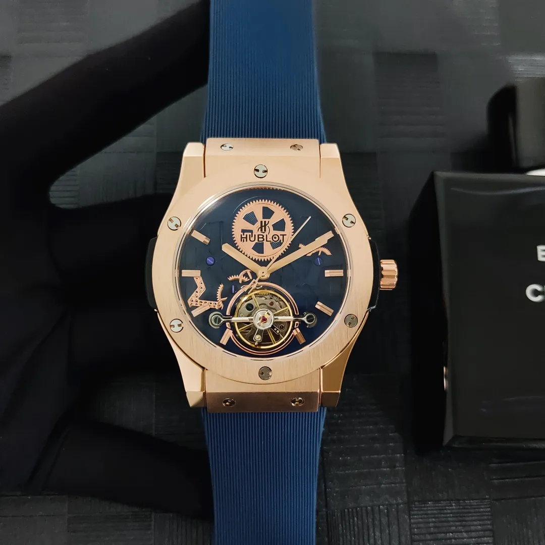 【Foreign Trade Import】💰1720! Hublot's premium men's watch features a classic three-hand flywheel design, exquisite craftsmanship, originality, nobility and gentlemanly style. It adopts fully automatic mechanical movement, top-grade 316L stainless steel case, imported calfskin strap, mineral super mirror, size: 44mm13mm. Welcome to reprint! Produced by XL! ! !