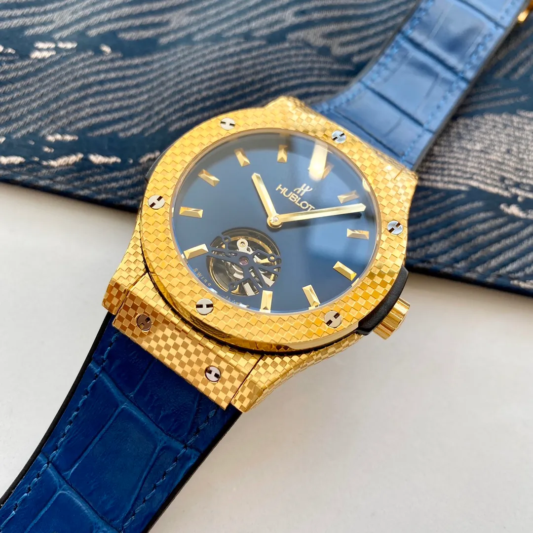 【Foreign Trade Import】💰1520! Hublot (top quality, outstanding debut) 🎉🎉 [Type]: Boutique men's watch (top) exquisite [Strap]: Genuine cowhide/rubber strap (durable) [Movement]: Top mechanical movement (stable) [Material]: Mineral super strong mirror (more wear-resistant) Committed to creating high-quality watches 💪 Exquisite quality and generous style, excellent temperament, wise and exclusive [Size]: 43mm diameter, 12mm thick, hot sale! Welcome to reprint!