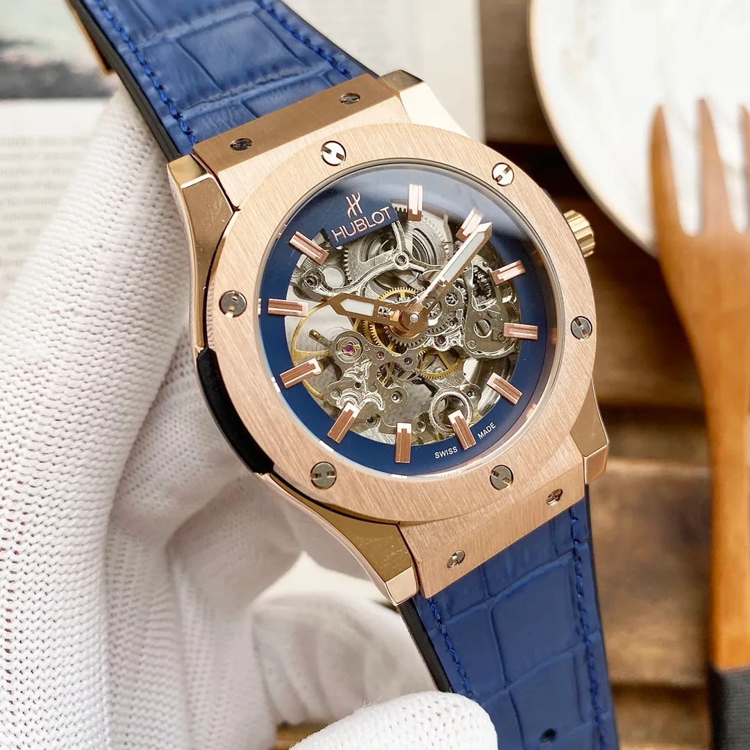 【Foreign Trade Import】💰1440! Hublot's premium men's watch has a simple two-hand hollow design, exquisite craftsmanship, originality, noble atmosphere, and gentlemanly style. Using fully automatic mechanical movement, top-grade 316 stainless steel case and strap, mineral super mirror, size 45*13