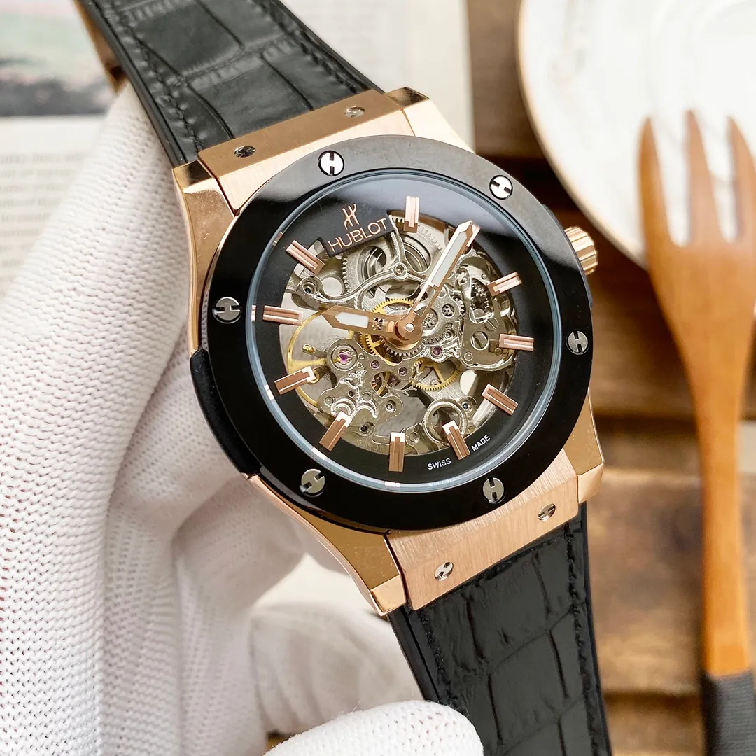 【Foreign Trade Import】💰1440! Hublot's premium men's watch has a simple two-hand hollow design, exquisite craftsmanship, originality, noble atmosphere, and gentlemanly style. Using fully automatic mechanical movement, top-grade 316 stainless steel case and strap, mineral super mirror, size 45*13