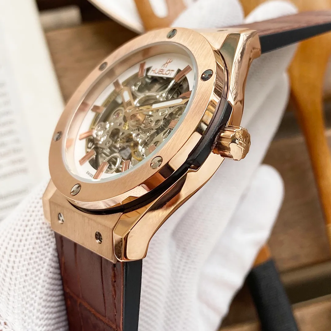 【Foreign Trade Import】💰1440! Hublot's premium men's watch has a simple two-hand hollow design, exquisite craftsmanship, originality, noble atmosphere, and gentlemanly style. Using fully automatic mechanical movement, top-grade 316 stainless steel case and strap, mineral super mirror, size 45*13
