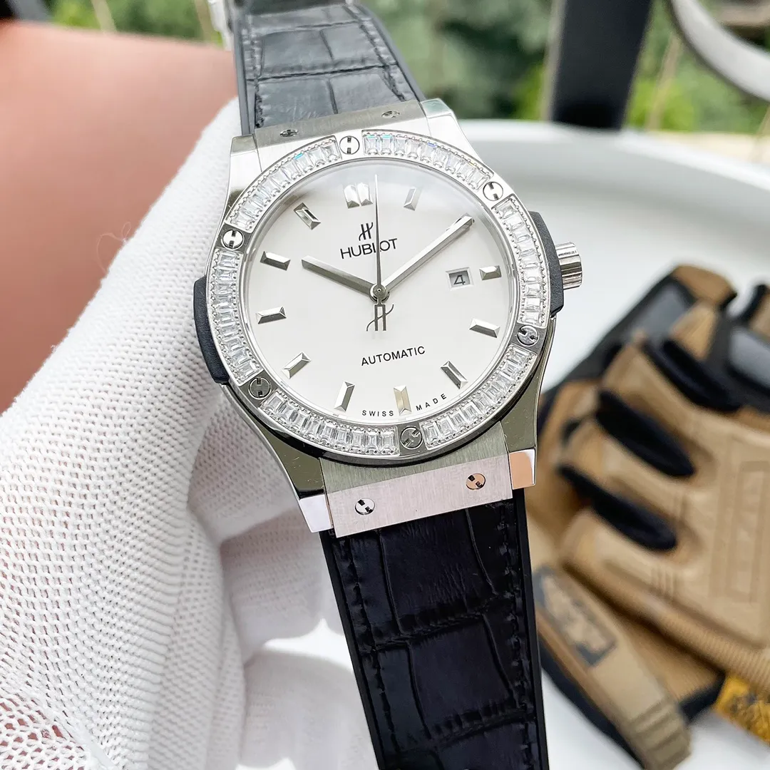 【High-end replica】💰1700! Hublot-HUBLOT Type: [Cool] Men's Watch Case: 316 fine steel (excellent workmanship) Strap: Imported rubber strap/top 316 fine steel Movement: Original imported Citizen 8215 fully automatic mechanical movement (stable travel time) Material: High-grade sapphire mirror Size: Dial diameter 43mm, thickness 13mm