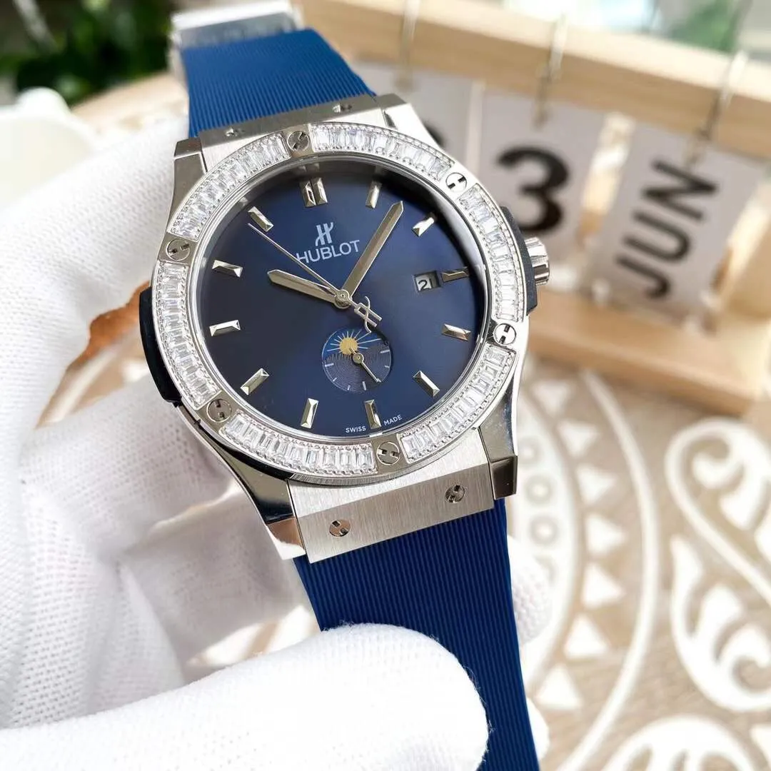 【High-end replica】💰1920! Hublot-Hublot ‼ ️Exquisite men's watch, classic three-hand with moon phase design, exquisite craftsmanship, originality, noble atmosphere, gentleman style. Using fully automatic Swiss 2836 mechanical movement, top-grade 316 fine steel case, imported calfskin strap, mineral super mirror, size 44*13, top-quality products continue to be produced