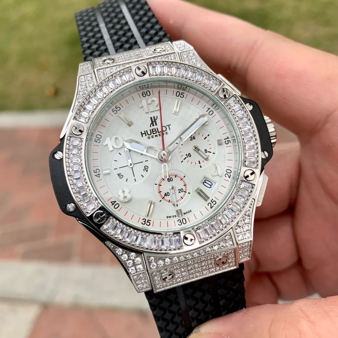 【High-end replica】💰1720! Hublot - hublot, BIG BANG series 44mm original model and the strongest secondary version, os multi-function chronograph movement, original folding buckle, imported rubber strap, 100 meters deep waterproof. Square diamond rings, round diamond rings, ceramic rings, and full diamond shells are all available for you to choose from. Simple and capable, low-key luxury, elegant but not ostentatious, fresh and attractive. It is comfortable to wear and matches the watch case, giving people a beautiful enjoyment. 🔥Top quality products are constantly produced🔥