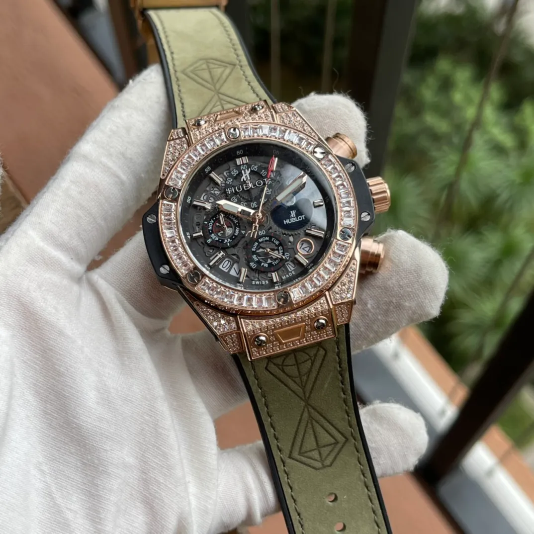【Foreign trade import】💰1640! Hublot Hublot (Hengbao) [Series]: BIG BANG series [Strap]: Malaysian fragrant rubber strap [Movement]: VK quartz movement imported from Japan (zero error and zero repair) [Mirror]: Mineral-strengthened glass (higher definition) Elegant taste Vast atmosphere Unique ingenuity A treasure for the wrist Size: 46mm diameter 12mm thick Hot sale on the market! Welcome to reprint!