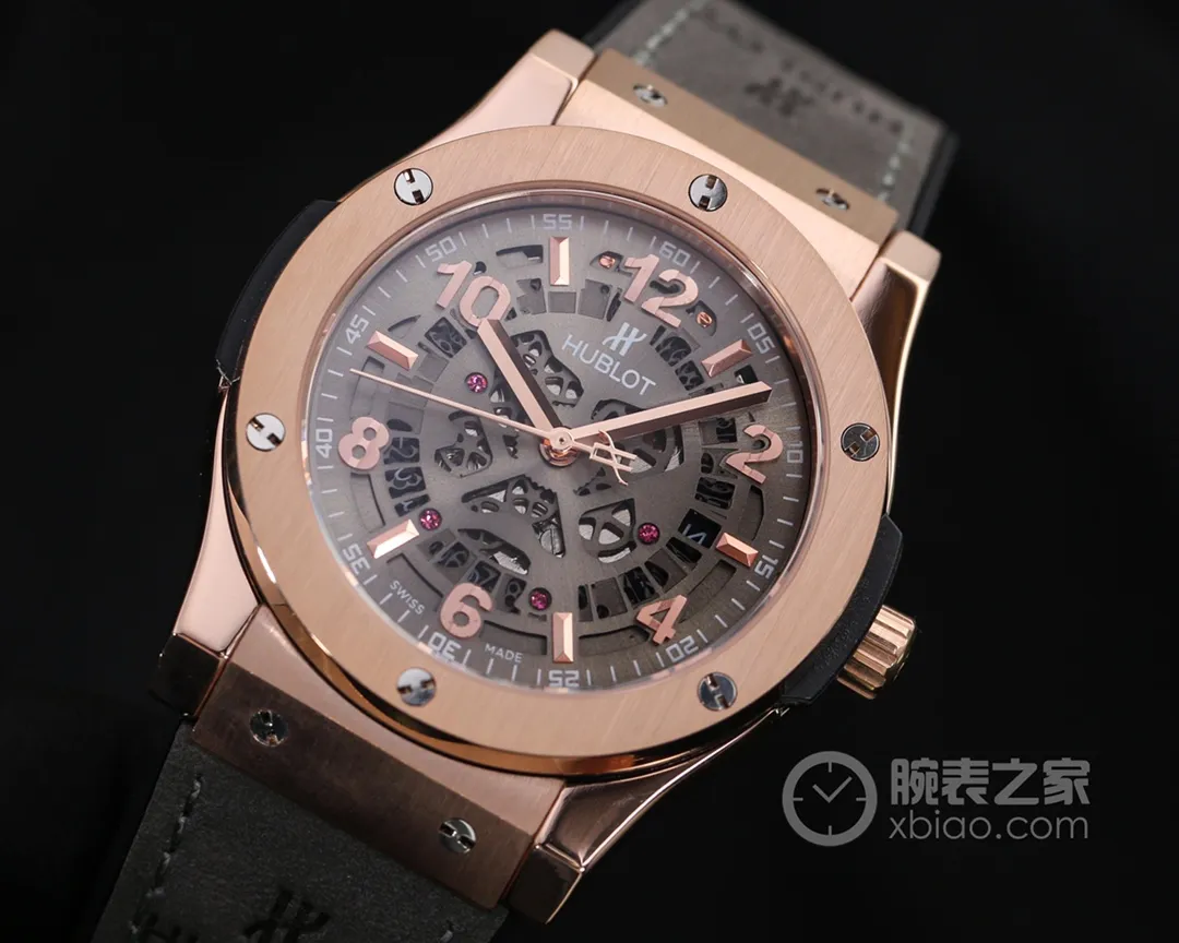【Foreign trade import】💰1160! Hublot is grand and extraordinary. Type: Boutique men's watch (top excellence). Exquisite quality. Domineering style. Noble and generous. Grand style. Wisdom and exclusivity. Strap: imported rubber strap (comfortable and durable). Movement: fully automatic mechanical movement (stable travel time). Material: mineral super strong mirror (wear-resistant performance). Size: 44mm in diameter and 13mm thick. HD counter! Welcome to reprint!