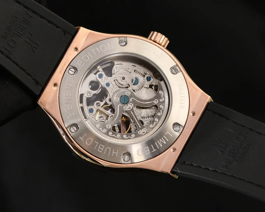 [Foreign Trade Import] 💰1360 Watch Home Watch Appreciation｝The new BIG BANG MECA-10 diamond-set watch is equipped with Hublot. It combines cutting-edge watch machinery and anti-scratch materials to fascinate watch lovers with its dazzling diamond-set case. Unique architectural beauty, original gear power clearly visible under the fully hollow dial! ——The new diamond-encrusted watch reflects the watchmaker’s bold watchmaking craftsmanship and aesthetic pursuits.       The diamond-set Big Bang Meca-10 Hublot watch has a diameter of 44 mm. The fully hollow internal structure can be seen through the high-definition top-grade mirror, which further highlights the king's style! ⚠️[Zhanxi Road Original Counter Picture] Welcome to taste! —[Watches are most widely circulated in the market] New model promotion—exclusive first launch—domineering style—number one in sales ✨More domineering! ——Encrusted with diamonds for even more luxury! [Brand]: Hublot (top quality, outstanding debut)🎉🎉Beautiful hollowed out [Type]: Boutique men's watch (top) exquisite [Strap]: Royal rubber strap (durable) [Movement]: Top mechanical movement (stable) [Material]: Mineral super strong mirror (higher definition) Committed to creating high-quality watches💪 Exquisite quality and generous style, excellent temperament, wise and exclusive enjoyment [Size]: 44mm in diameter and 12mm thick. Hot on the market! Welcome to reprint!