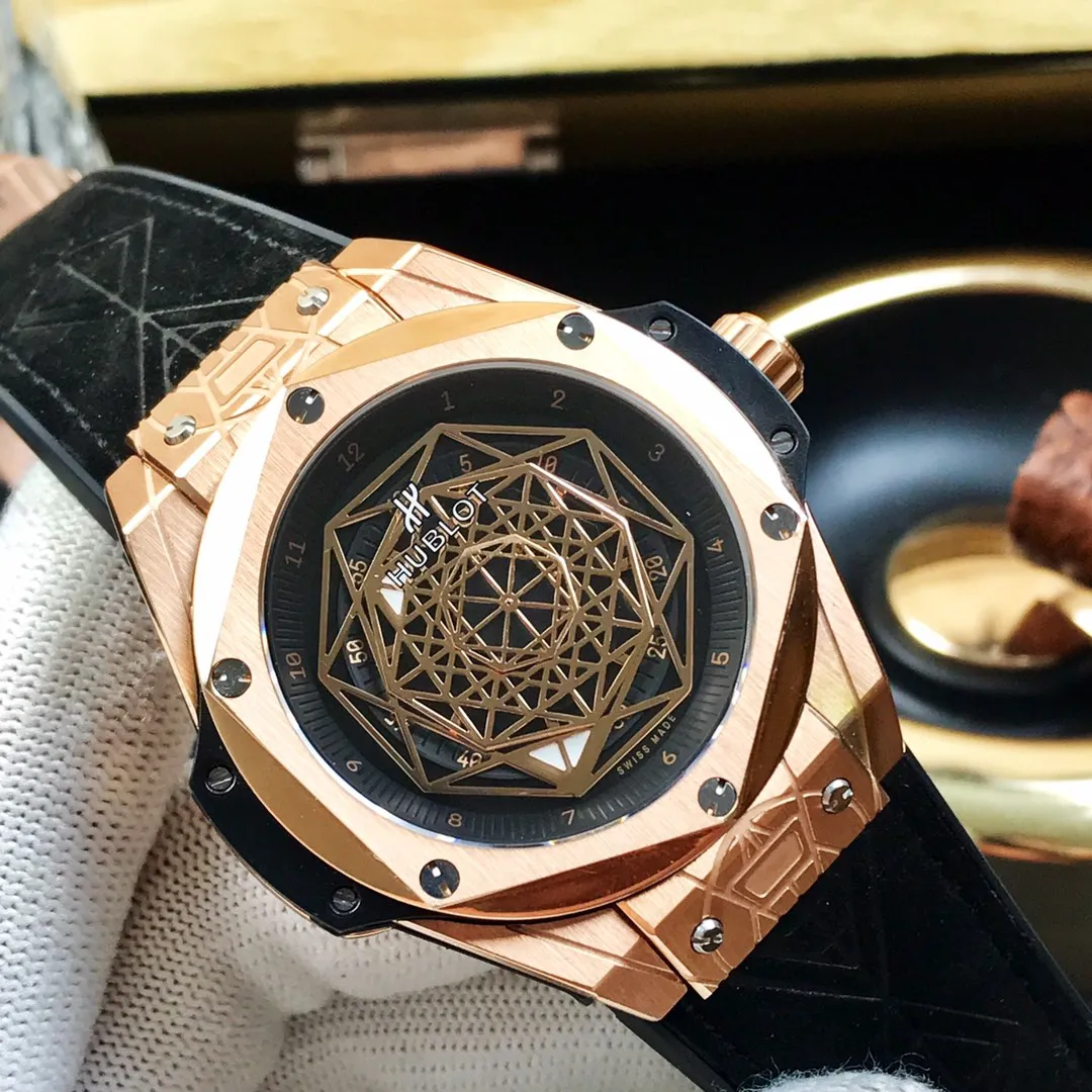 【High-end replica】💰1720! Hublot HUBLOT👽HUBLOT BIG BANG Big Bang series sapphire mirror is more transparent and mysterious, SANG BLEU tattoo 415.NX.1112.VR.MXM16 satin brushing and polishing polished geometric pattern three-layer overlapping luminous hands three patterns rotate to present different geometric and complex patterns Imported Citizen 8215 mechanical movement (very stable and almost zero repair) The automatic weight also adopts a complicated geometric pattern shape It looks like a full circle but can be turned by gravity. Black color-changing natural rubber calfskin strap. Original folding clasp 45mm. As cool as ever. Real shot of Wukong.