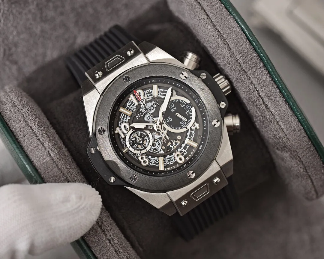 [Foreign trade import]💰1180 Hublot (Hengbao) [Series]: BIG BANG series [Watch strap]: Malaysian fragrant rubber strap [Movement]: VK quartz movement imported from Japan (zero error and zero repair) [Mirror]: Mineral strengthened glass (higher definition) Elegant taste Vast atmosphere Ingenuity A treasure for the wrist Size: 46mm diameter 12mm thick Hot sale on the market! Welcome to reprint!