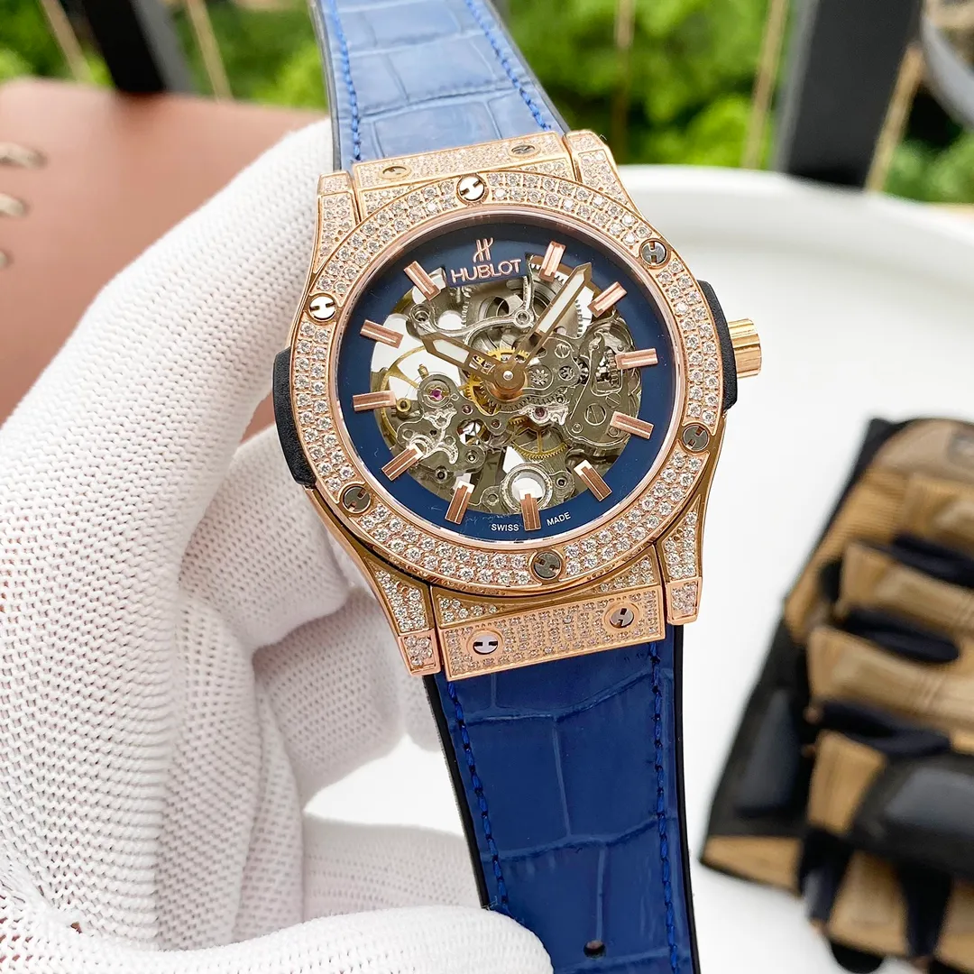 【Foreign trade import】💰1700! Hublot's premium men's watch has a two-needle hollow design, exquisite craftsmanship, originality, noble atmosphere, and gentlemanly style. Using fully automatic mechanical movement, top-grade 316 stainless steel case and strap, mineral super mirror, size 42*13