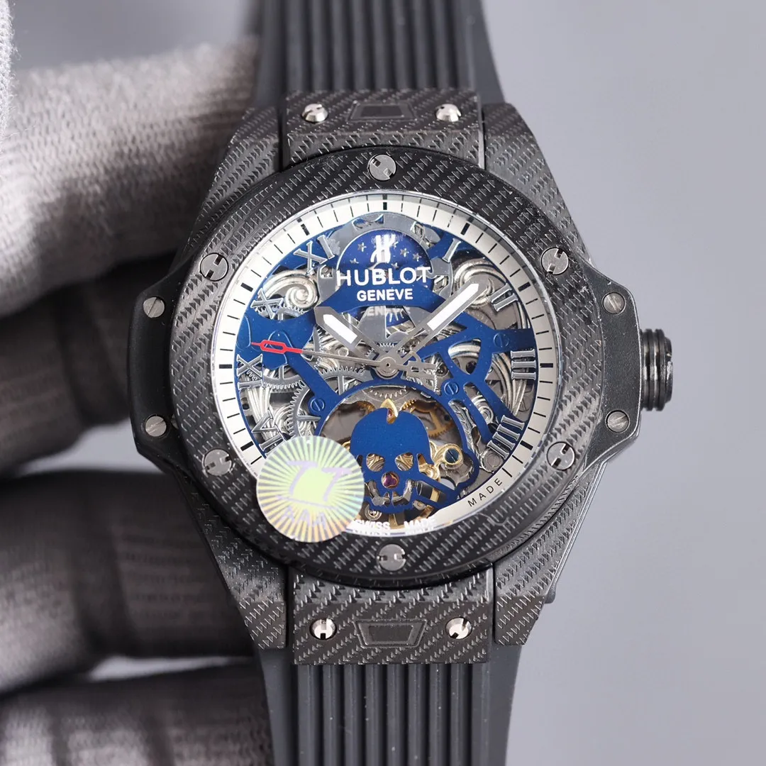 【High-end replica】💰1720! Carbon fiber body Avant-garde personality Ingenious craftsmanship BIG BANG is about being different and kingly style [Latest]: Hublot [Series]: BIG BANG series [Strap]: Malaysian fragrant rubber strap [Movement]: High-end fully automatic imported Citizen mechanical movement [Mirror]: Mineral-strengthened glass (higher definition) Elegant taste Vast and majestic Ingenuity A treasure for the wrist Size: diameter 46mm, thickness 12mm. Hot sale! Welcome to reprint!