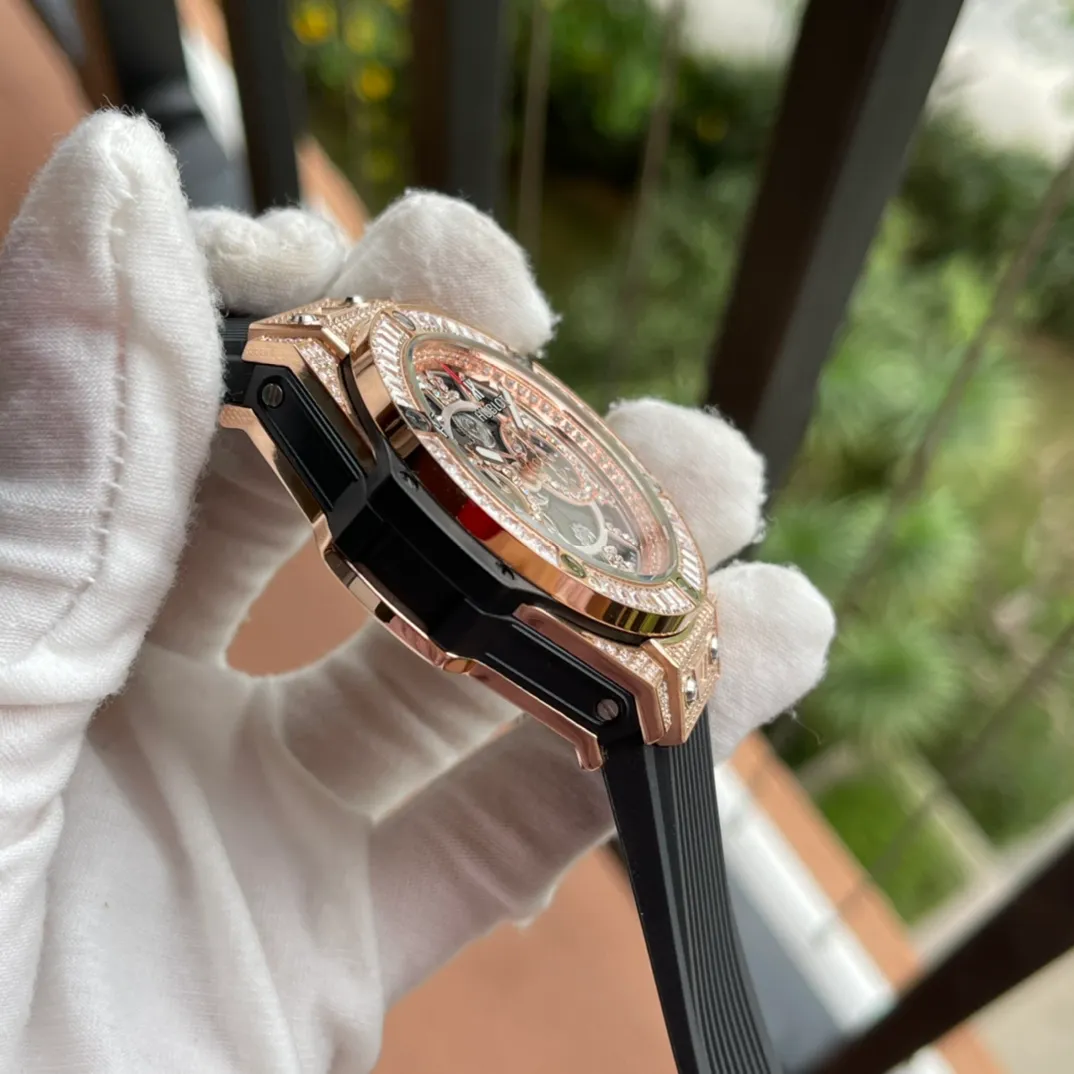 【Foreign trade import】💰1640! Hublot (Hengbao) [Series]: BIG BANG series [Strap]: Malaysian fragrant rubber strap [Movement]: VK quartz movement imported from Japan (zero error and zero repair) [Mirror]: Mineral-strengthened glass (higher definition) Elegant taste Vast and majestic Ingenuity A treasure for the wrist Size: 46mm in diameter and 12mm thick Hot on the market! Welcome to reprint!