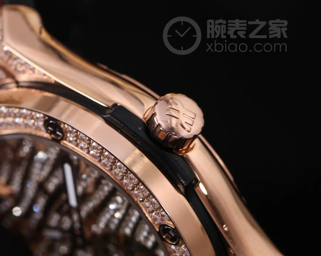 【Foreign trade import】💰3200! Hublot - Hublot HUBLOT (luxury design) is grand and extraordinary💪💪 Type: fine men's watch (top quality) Strap: imported rubber strap (comfortable and durable) Movement: equipped with top mechanical movement (stable travel time) Material: mineral super strong mirror (wear-resistant performance) Exquisite quality Domineering style Noble and generous Grand style Wisdom and exclusivity Size: 43mm in diameter and 12mm in thickness High-definition real shot! Welcome to reprint!