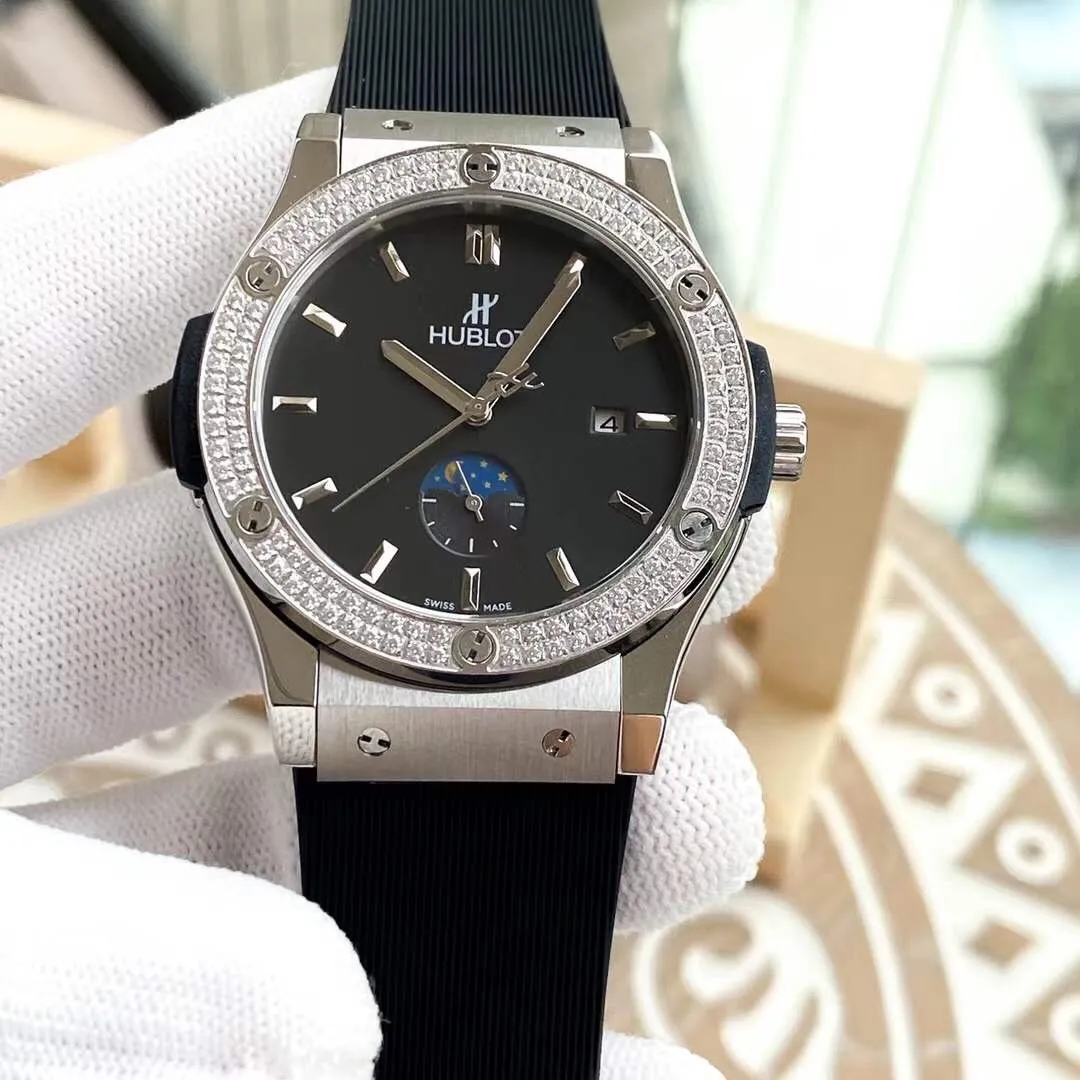 【High-end replica】💰1920! Hublot-Hublot ‼ ️Exquisite men's watch, classic three-hand with moon phase design, exquisite craftsmanship, originality, noble atmosphere, gentleman style. Using fully automatic Swiss 2836 mechanical movement, top-grade 316 fine steel case, imported calfskin strap, mineral super mirror, size 44*13, top-quality products continue to be produced