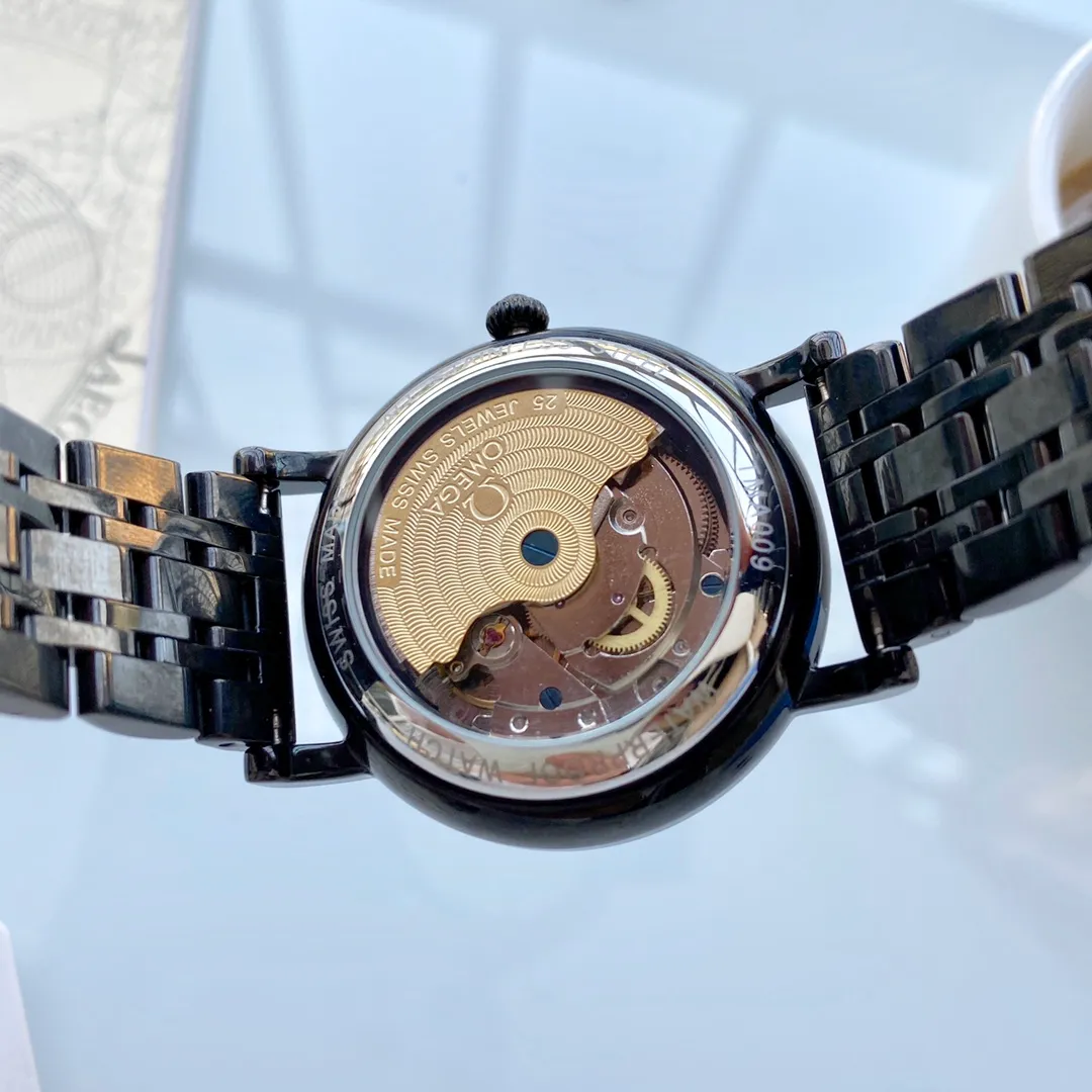 【Foreign trade import】💰1380! Omega (extremely noble and wise work) Gold quality Type: Exquisite men's watch (more excellent) Best design Strap: 316L stainless steel strap (more durable) Very popular Movement: Top mechanical movement (stable) Material: Mineral super strong mirror (wear-resistant) Real men's wise style Strong three-dimensional sense Special design Return with great reputation Size: 40mm in diameter and 12mm thick Smart launch! Welcome to reprint!